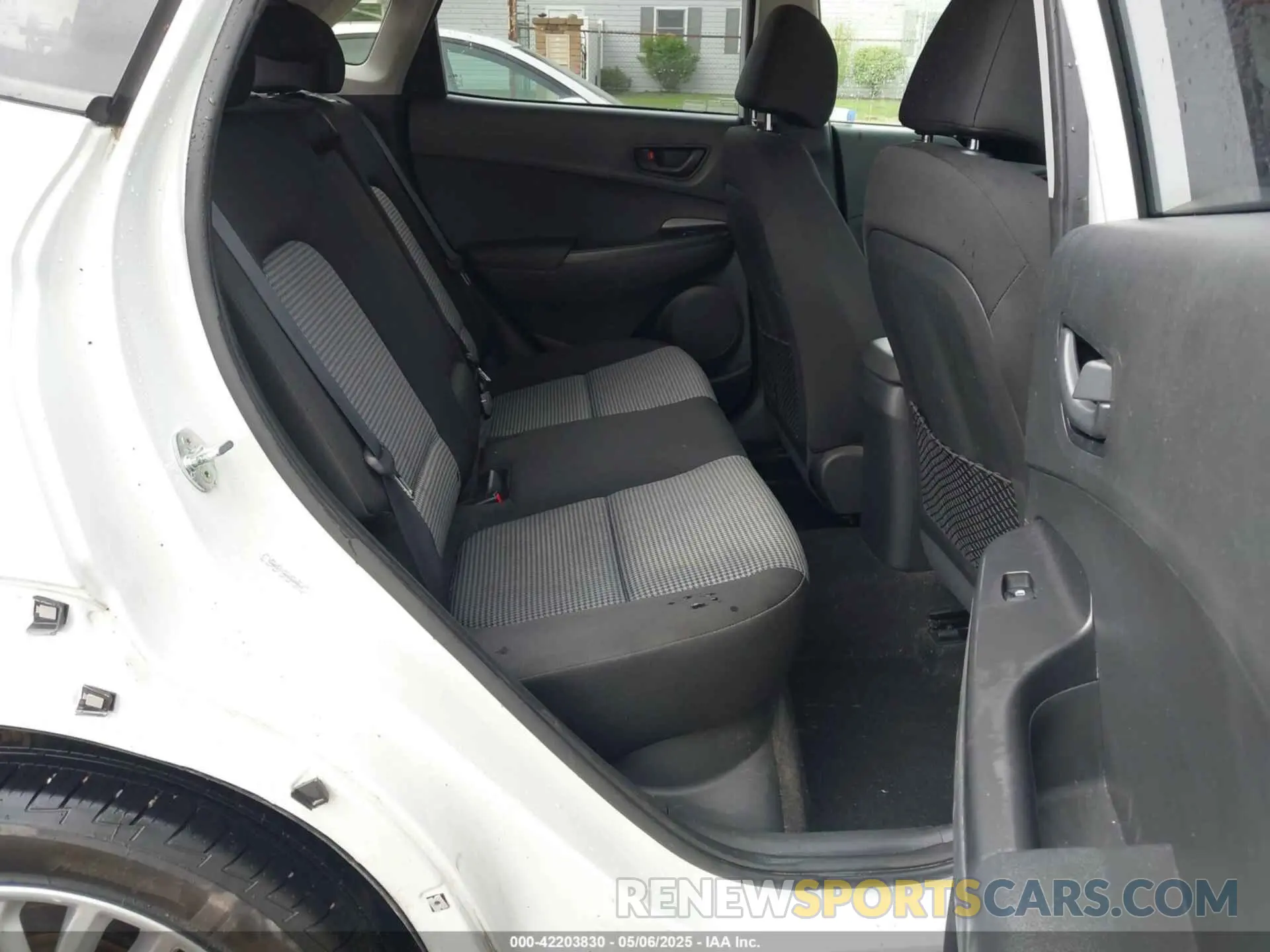 8 Photograph of a damaged car KM8K22AA6MU600814 HYUNDAI KONA 2021