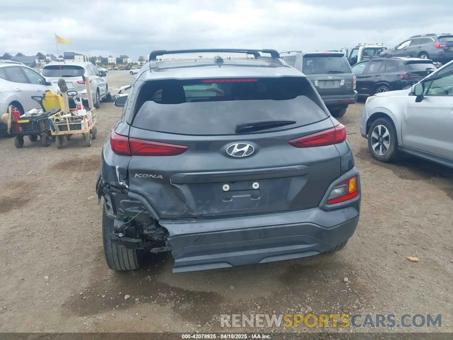 17 Photograph of a damaged car KM8K22AA6MU613871 HYUNDAI KONA 2021