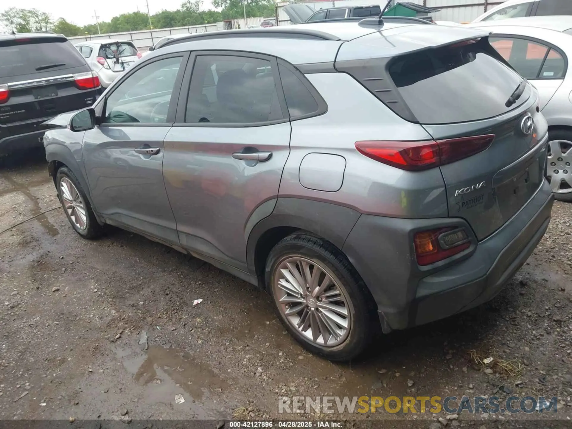 3 Photograph of a damaged car KM8K22AA7MU639489 HYUNDAI KONA 2021