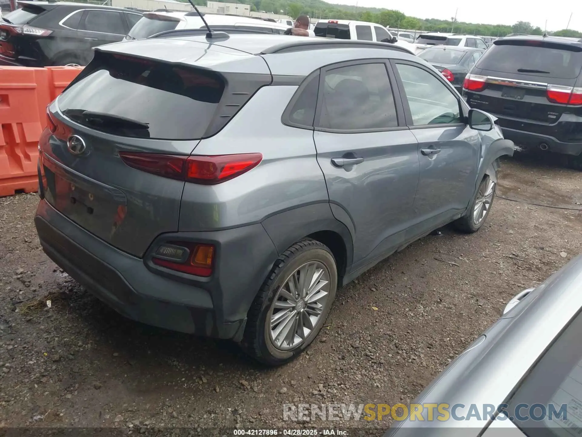 4 Photograph of a damaged car KM8K22AA7MU639489 HYUNDAI KONA 2021