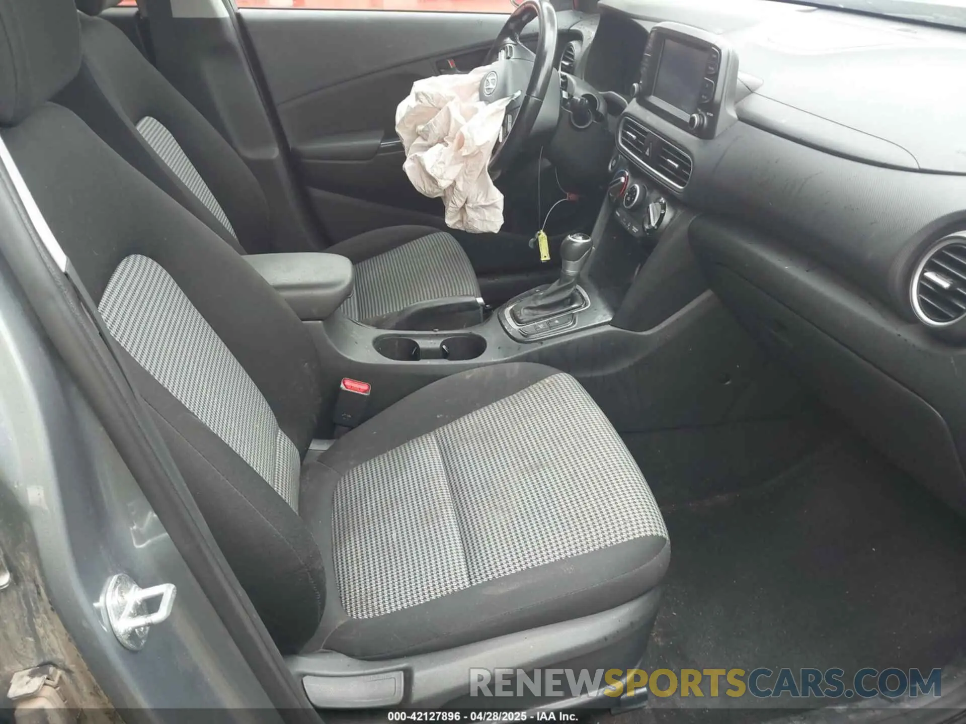 5 Photograph of a damaged car KM8K22AA7MU639489 HYUNDAI KONA 2021
