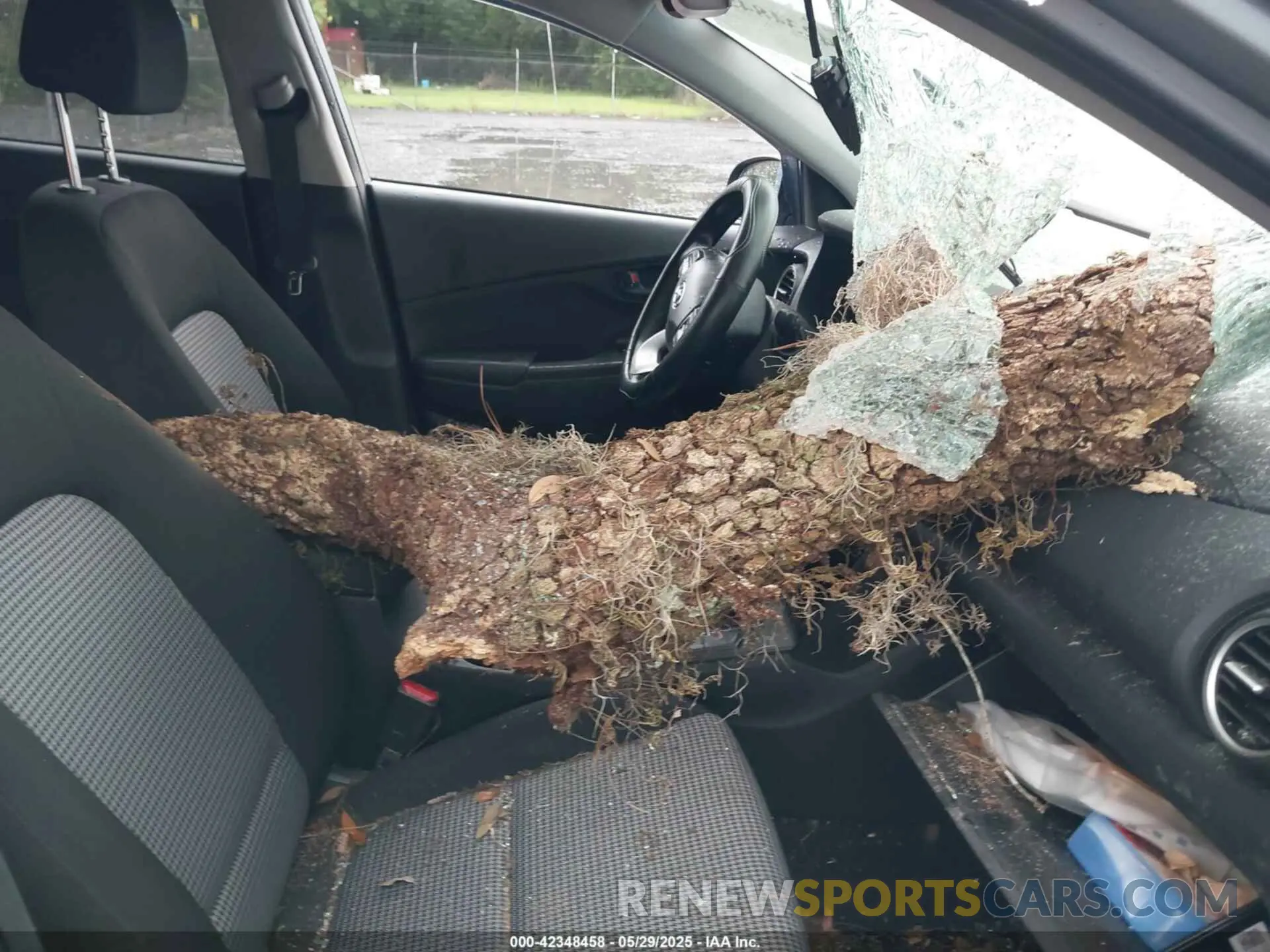 5 Photograph of a damaged car KM8K22AA8MU619395 HYUNDAI KONA 2021