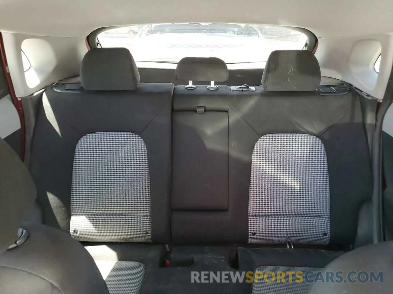 10 Photograph of a damaged car KM8K22AA9MU747662 HYUNDAI KONA 2021