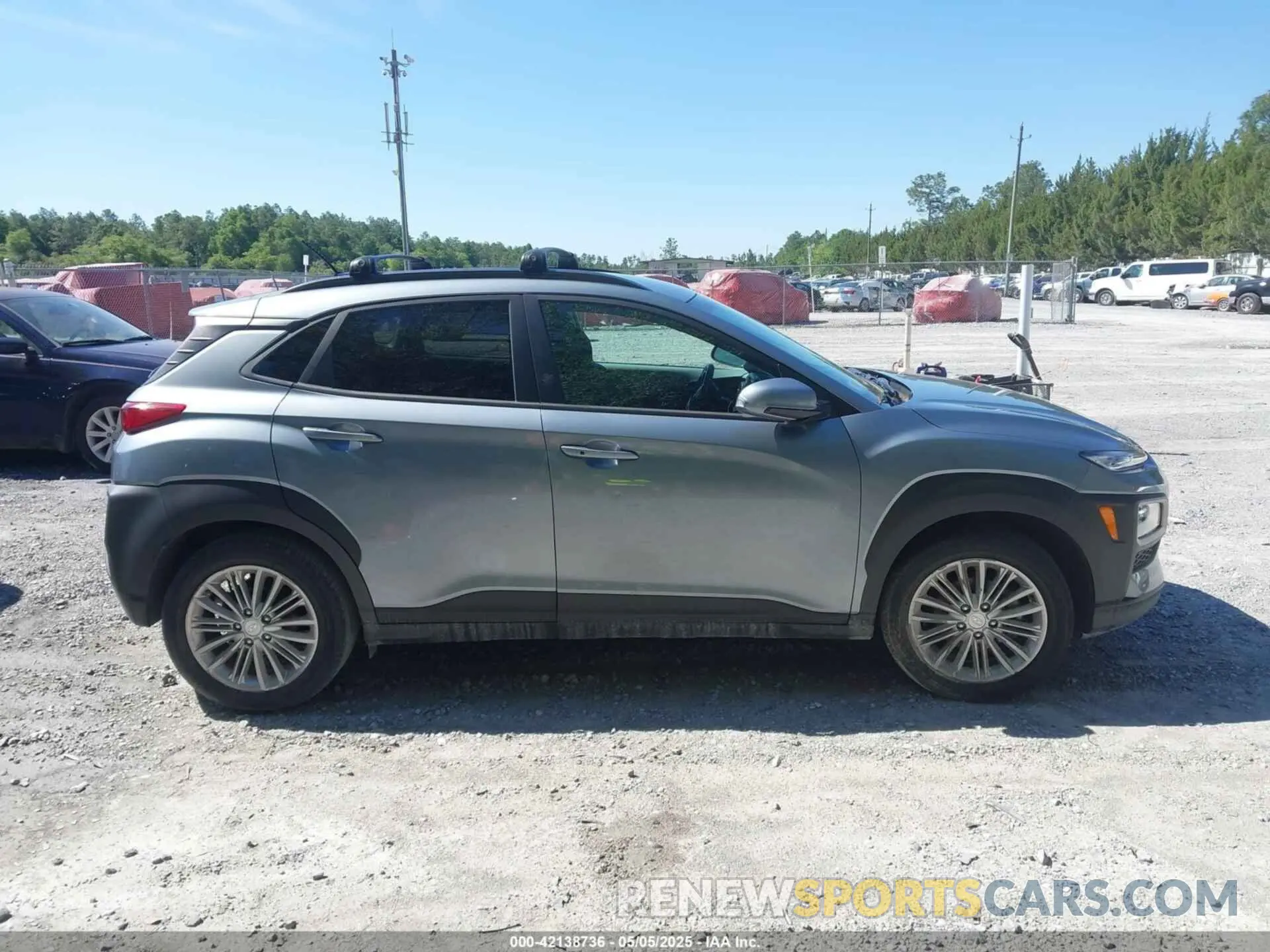 12 Photograph of a damaged car KM8K22AAXMU603697 HYUNDAI KONA 2021