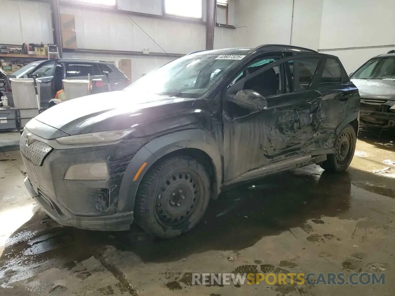 1 Photograph of a damaged car KM8K23AG2MU106072 HYUNDAI KONA 2021