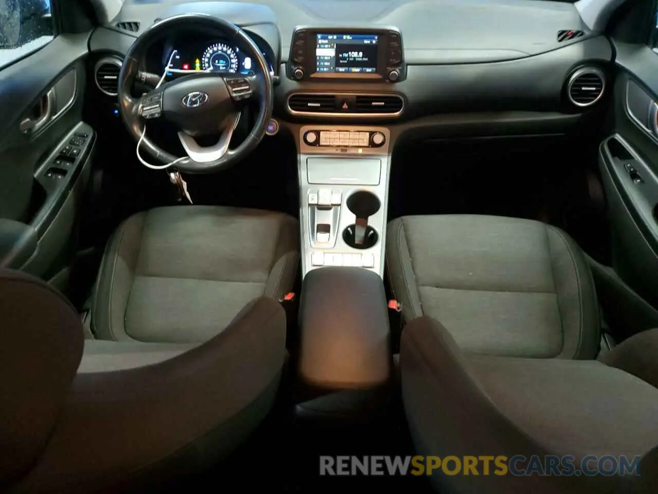 8 Photograph of a damaged car KM8K23AG2MU132350 HYUNDAI KONA 2021
