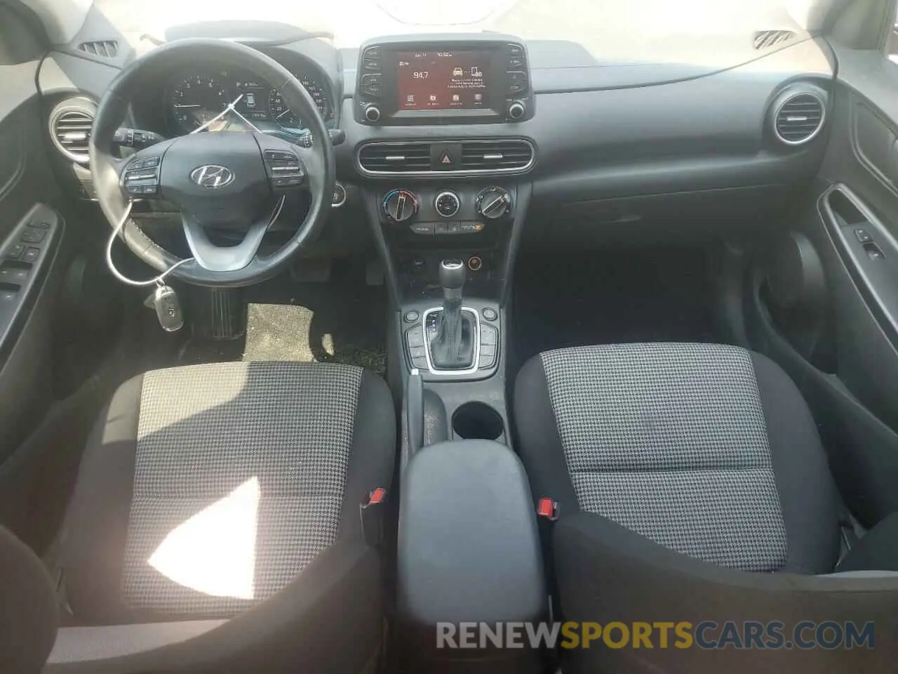 8 Photograph of a damaged car KM8K2CAA2MU669554 HYUNDAI KONA 2021