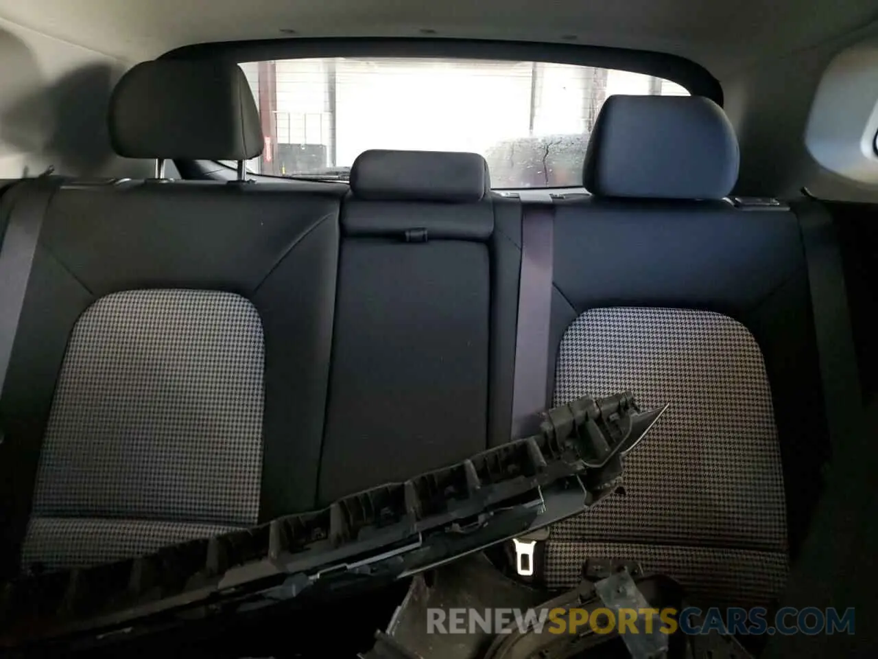 10 Photograph of a damaged car KM8K2CAA2MU708630 HYUNDAI KONA 2021