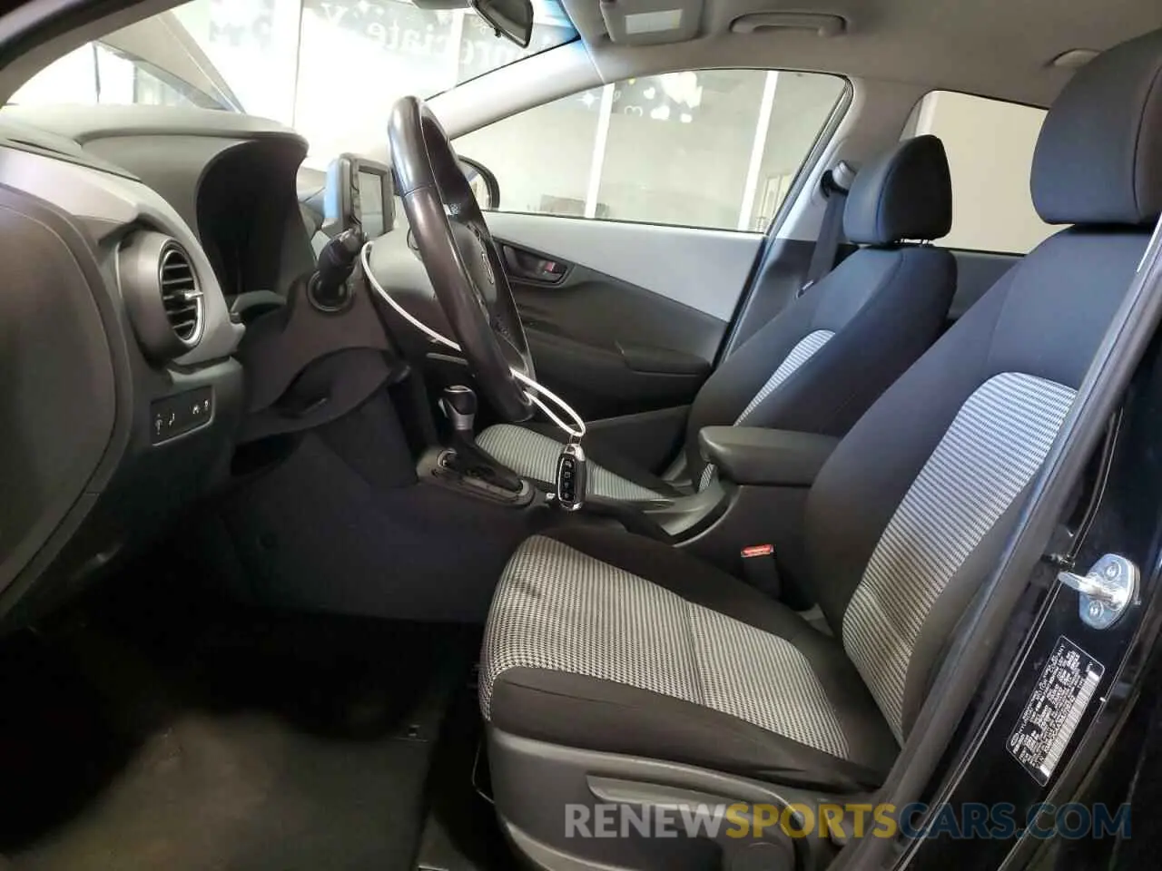 7 Photograph of a damaged car KM8K2CAA3MU739742 HYUNDAI KONA 2021