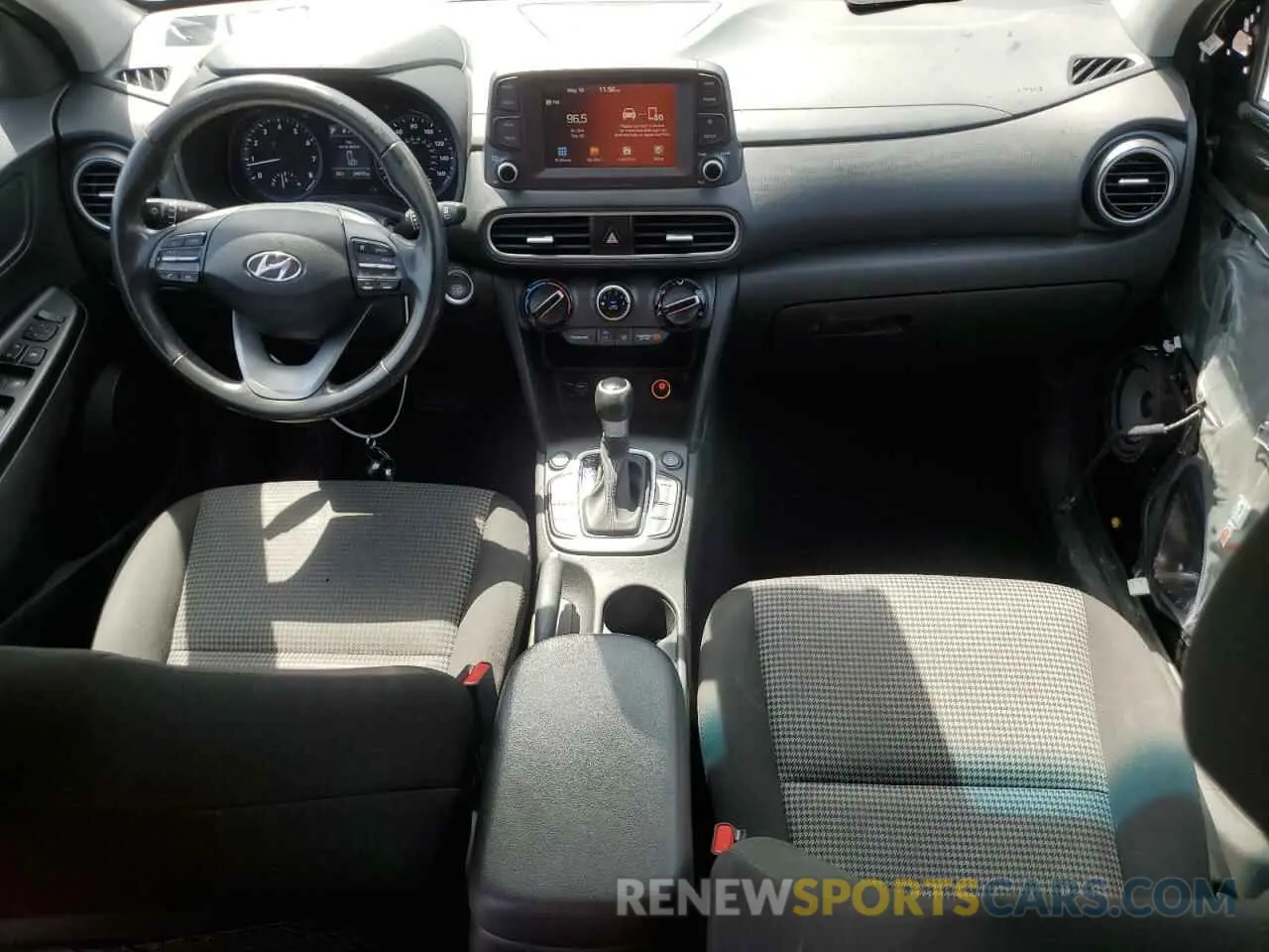 8 Photograph of a damaged car KM8K2CAA4MU611980 HYUNDAI KONA 2021