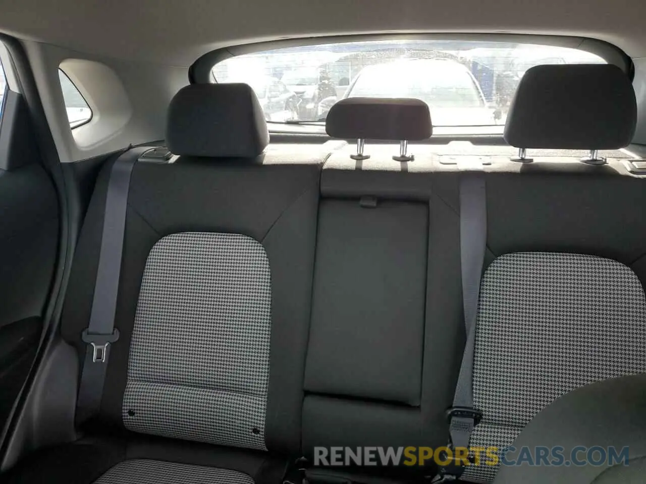 10 Photograph of a damaged car KM8K2CAA6MU602858 HYUNDAI KONA 2021