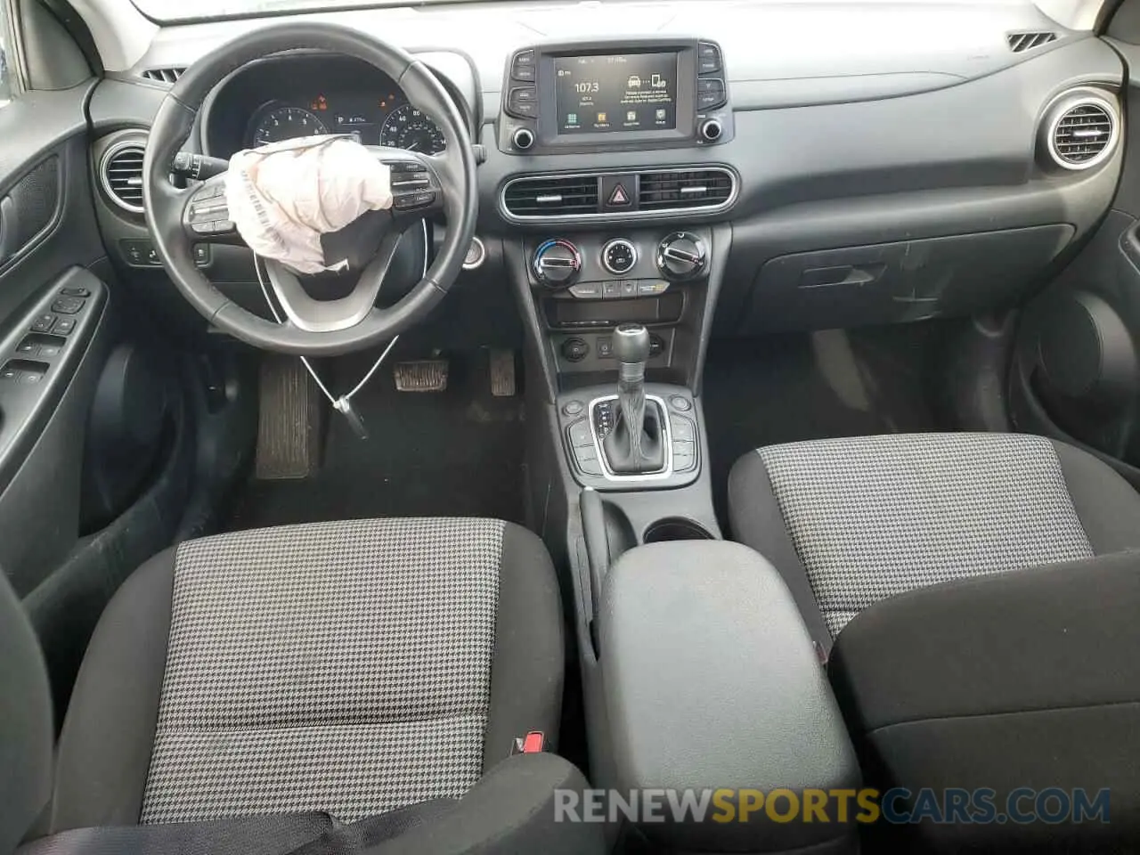 8 Photograph of a damaged car KM8K2CAA6MU602858 HYUNDAI KONA 2021