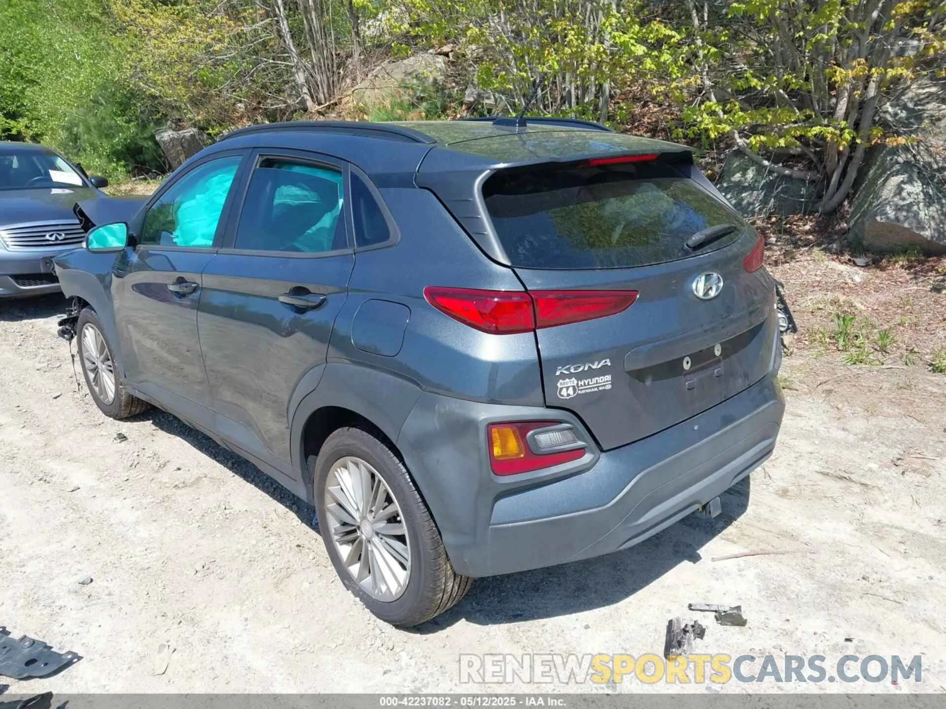 3 Photograph of a damaged car KM8K2CAA7MU609558 HYUNDAI KONA 2021