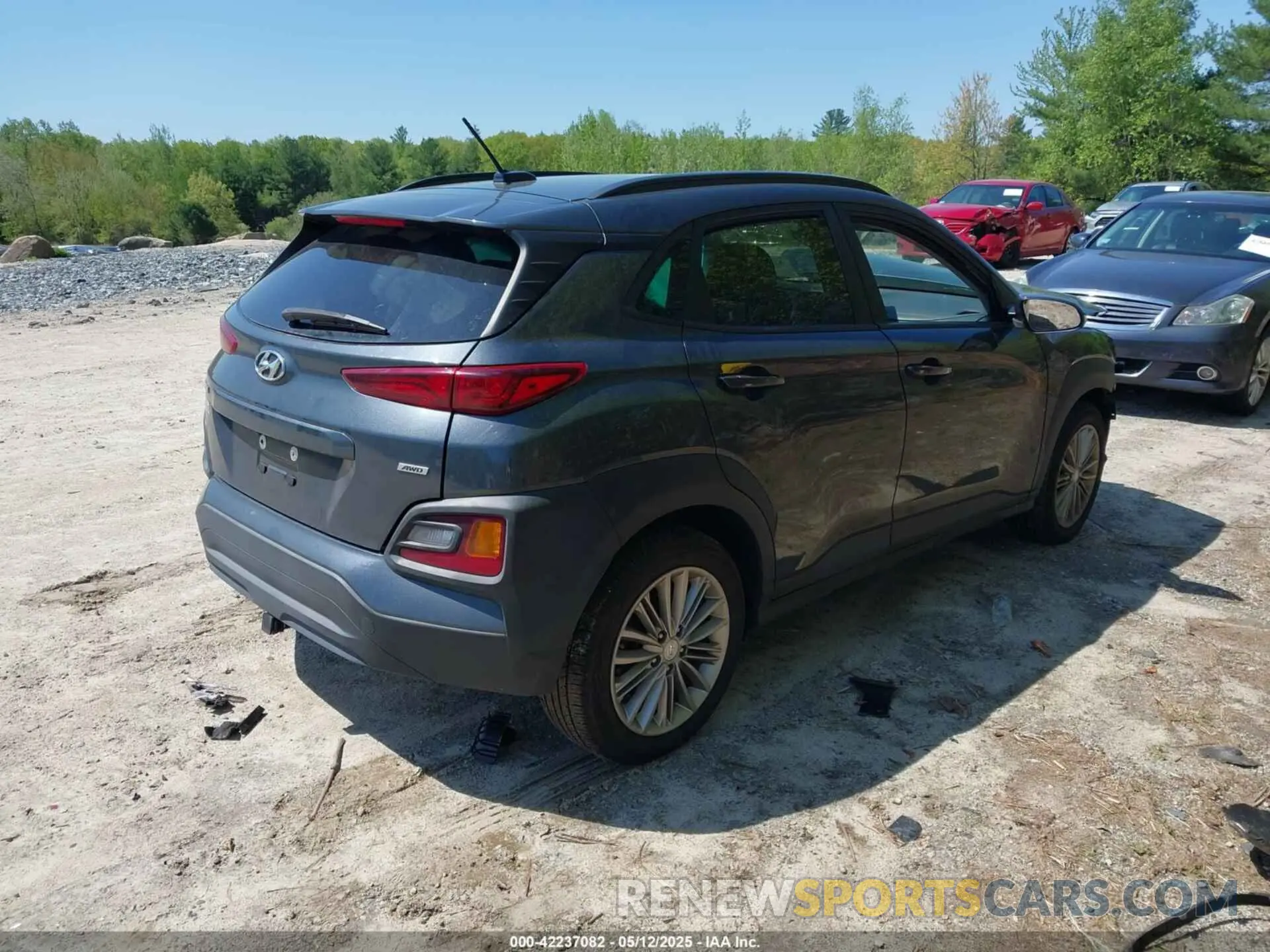 4 Photograph of a damaged car KM8K2CAA7MU609558 HYUNDAI KONA 2021