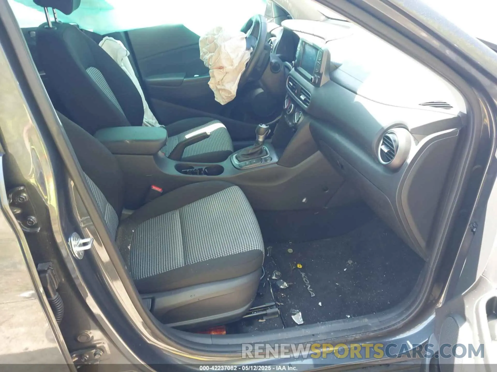 5 Photograph of a damaged car KM8K2CAA7MU609558 HYUNDAI KONA 2021