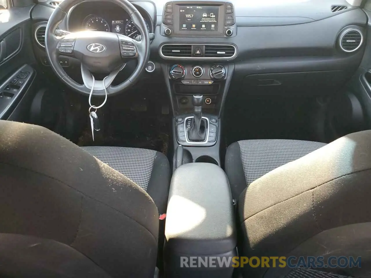 8 Photograph of a damaged car KM8K2CAA7MU649753 HYUNDAI KONA 2021
