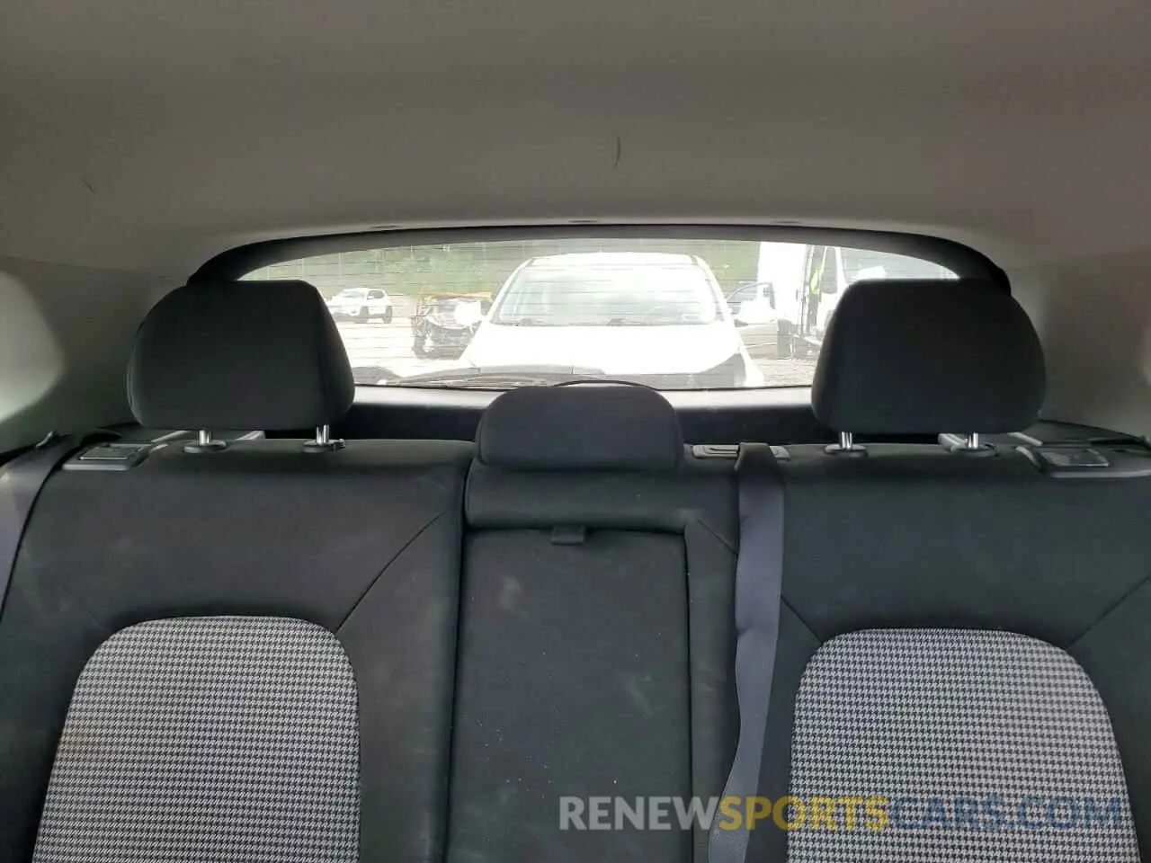 10 Photograph of a damaged car KM8K2CAA7MU687130 HYUNDAI KONA 2021