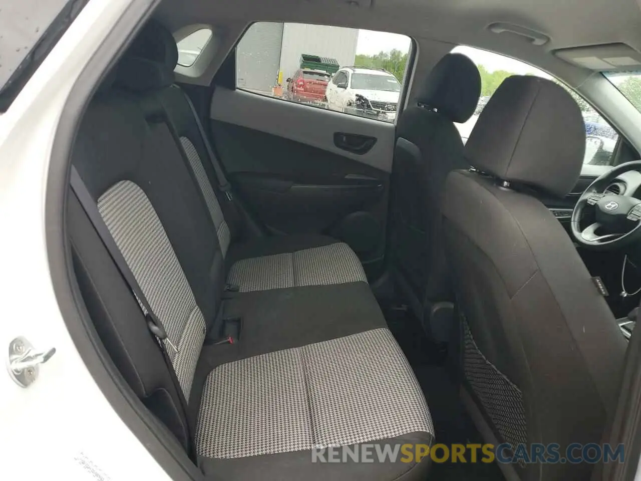 10 Photograph of a damaged car KM8K2CAA7MU699665 HYUNDAI KONA 2021