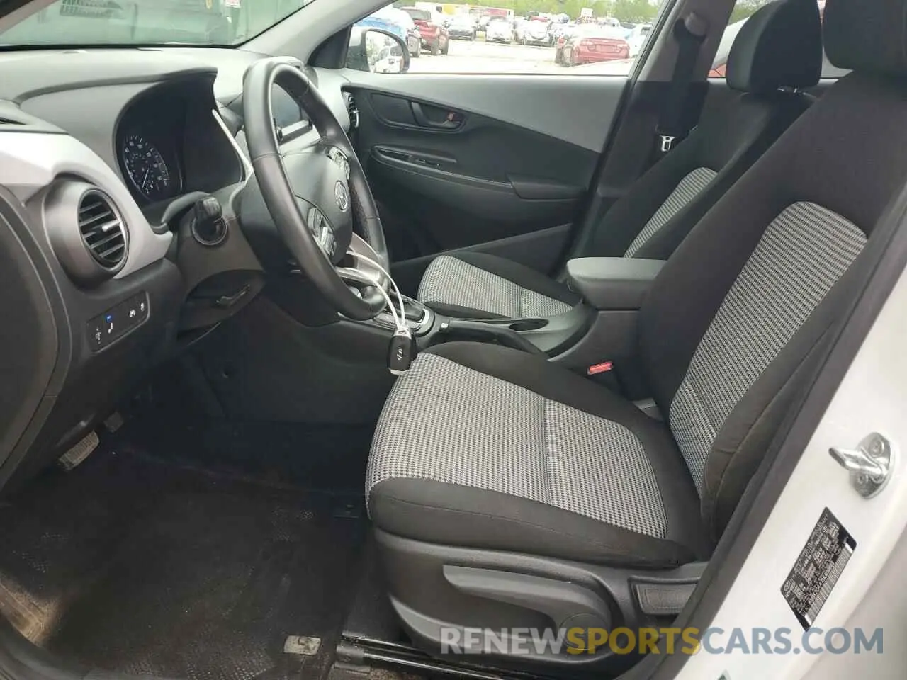 7 Photograph of a damaged car KM8K2CAA7MU699665 HYUNDAI KONA 2021