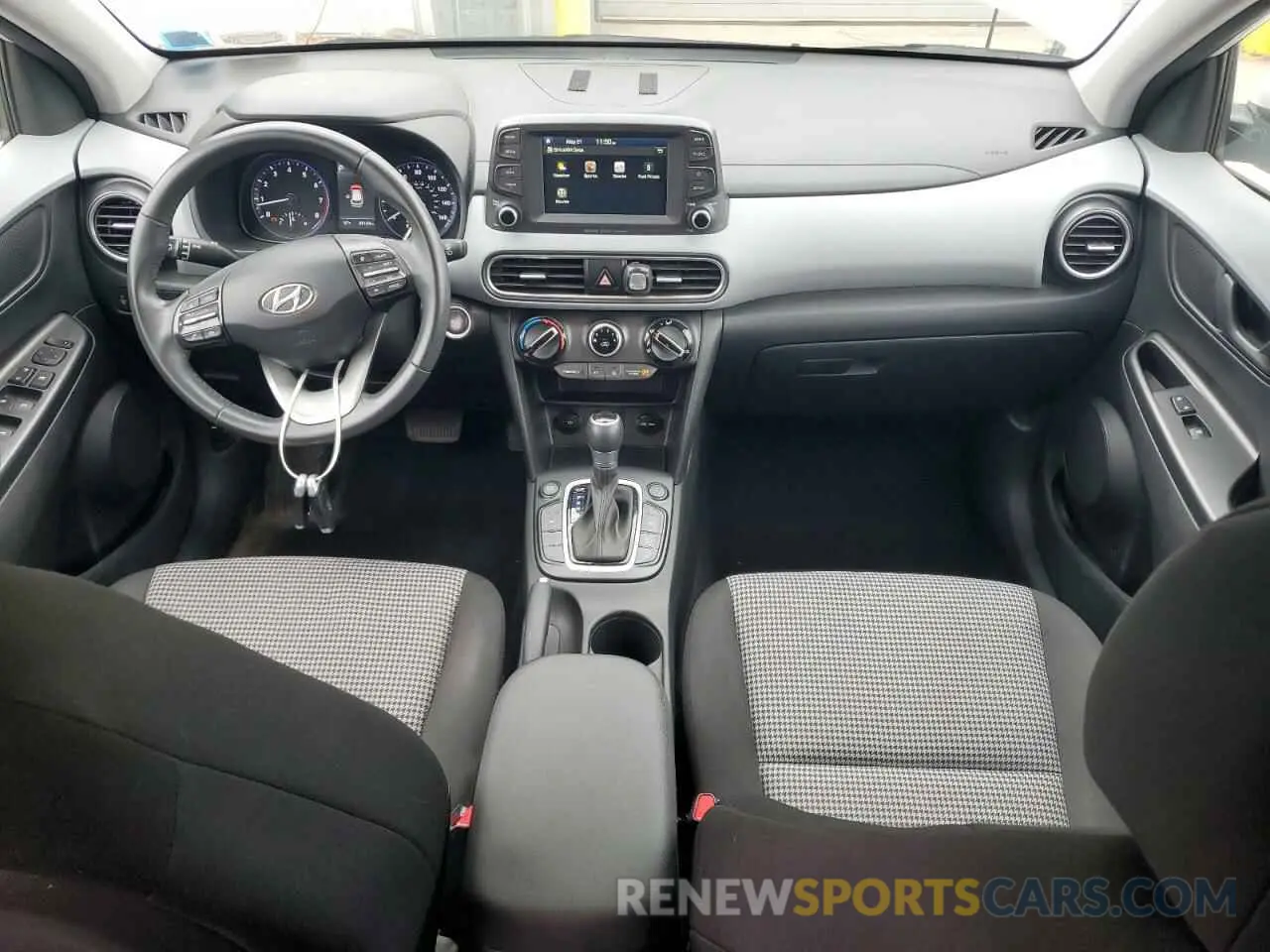 8 Photograph of a damaged car KM8K2CAA7MU699665 HYUNDAI KONA 2021