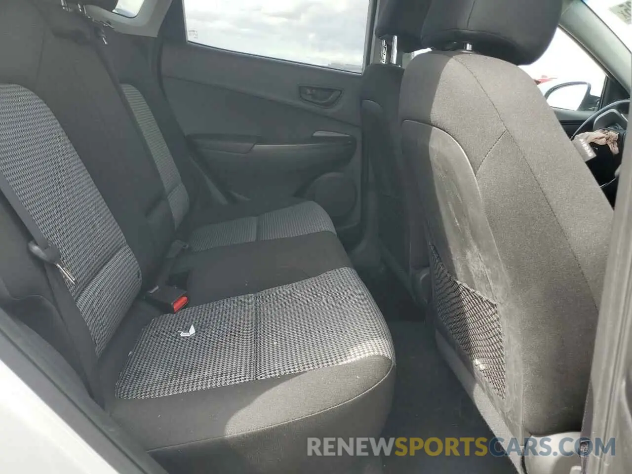 11 Photograph of a damaged car KM8K2CAA8MU599364 HYUNDAI KONA 2021
