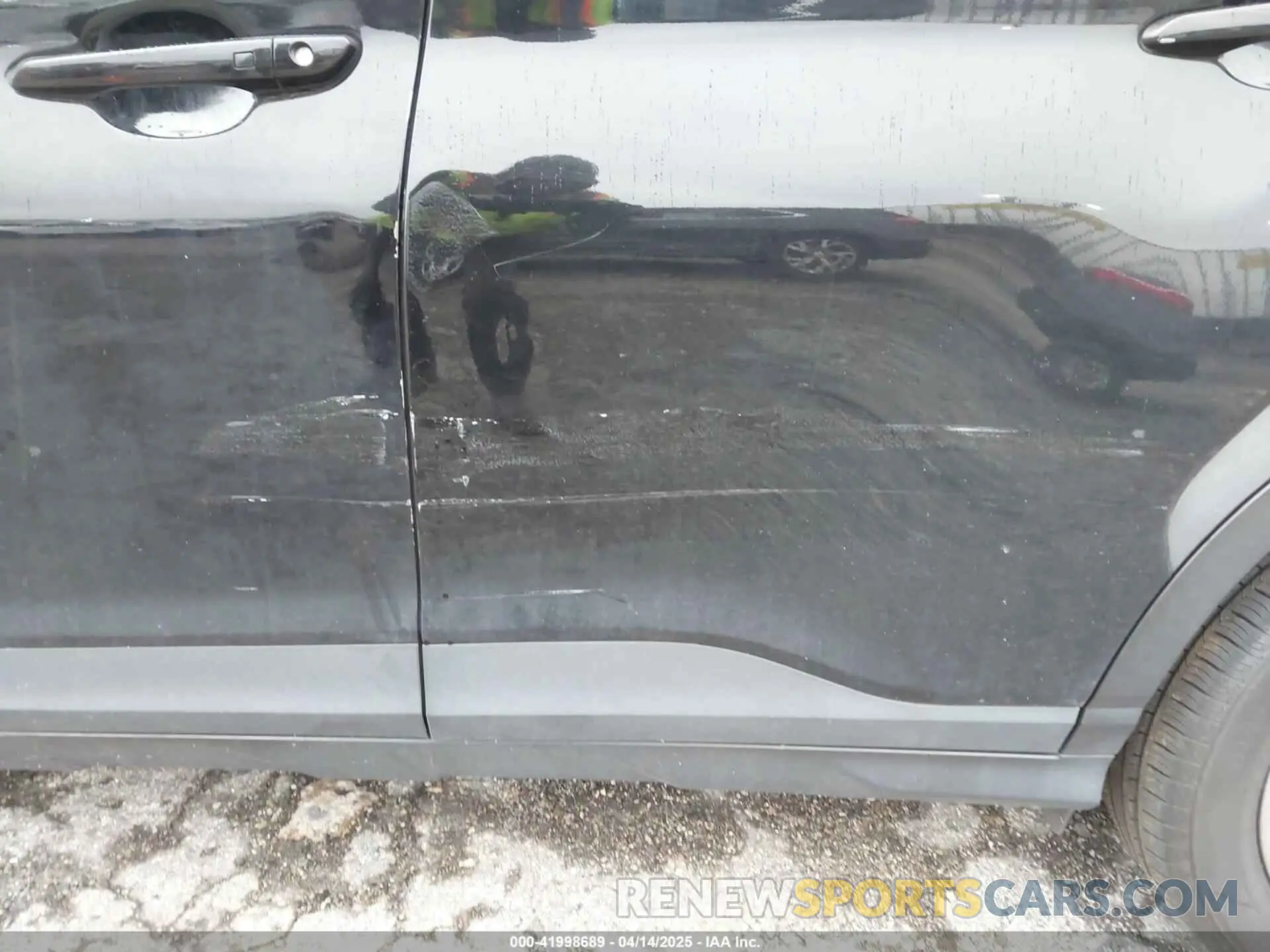 18 Photograph of a damaged car KM8K2CAA8MU614249 HYUNDAI KONA 2021