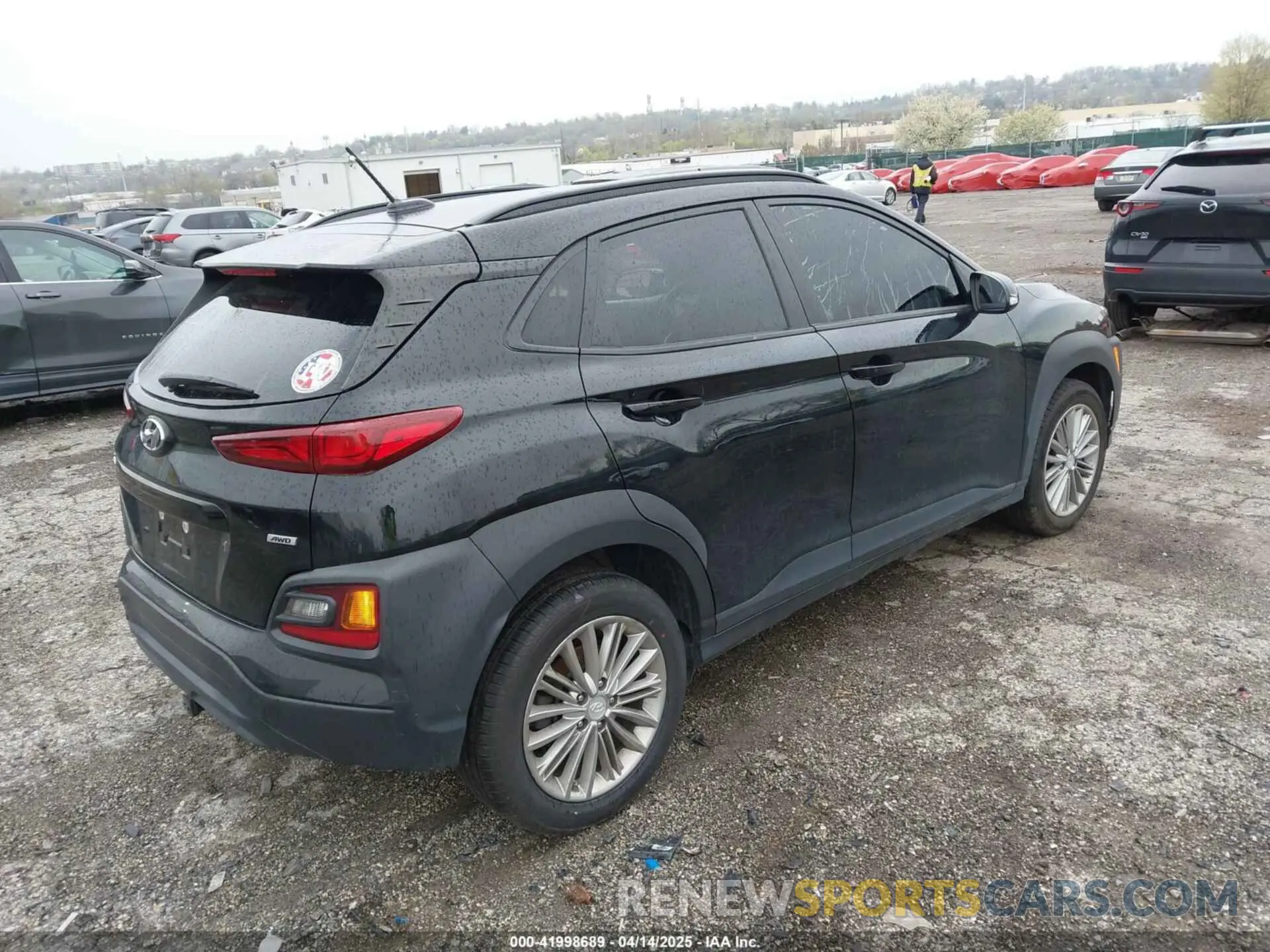 4 Photograph of a damaged car KM8K2CAA8MU614249 HYUNDAI KONA 2021
