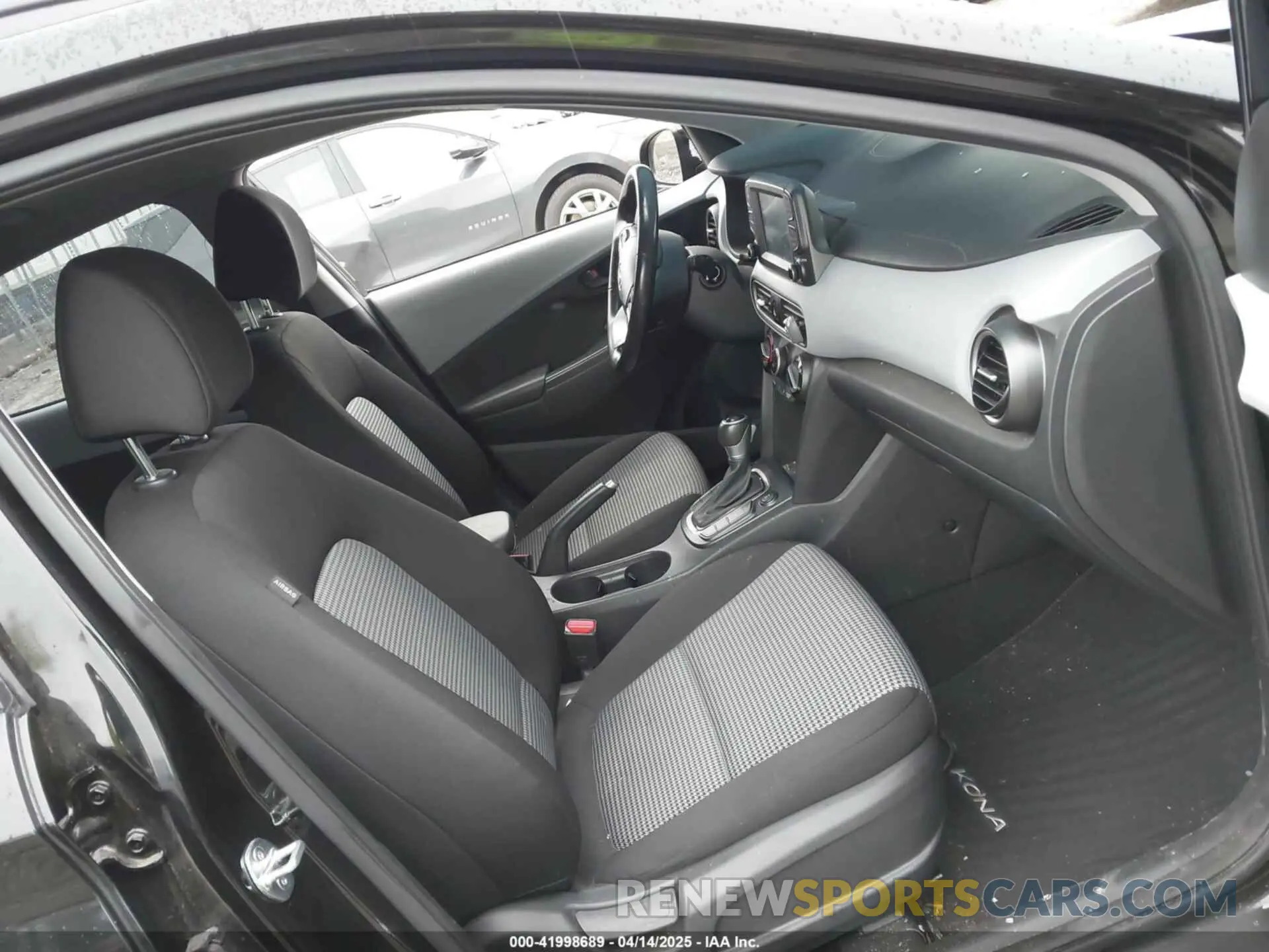 5 Photograph of a damaged car KM8K2CAA8MU614249 HYUNDAI KONA 2021