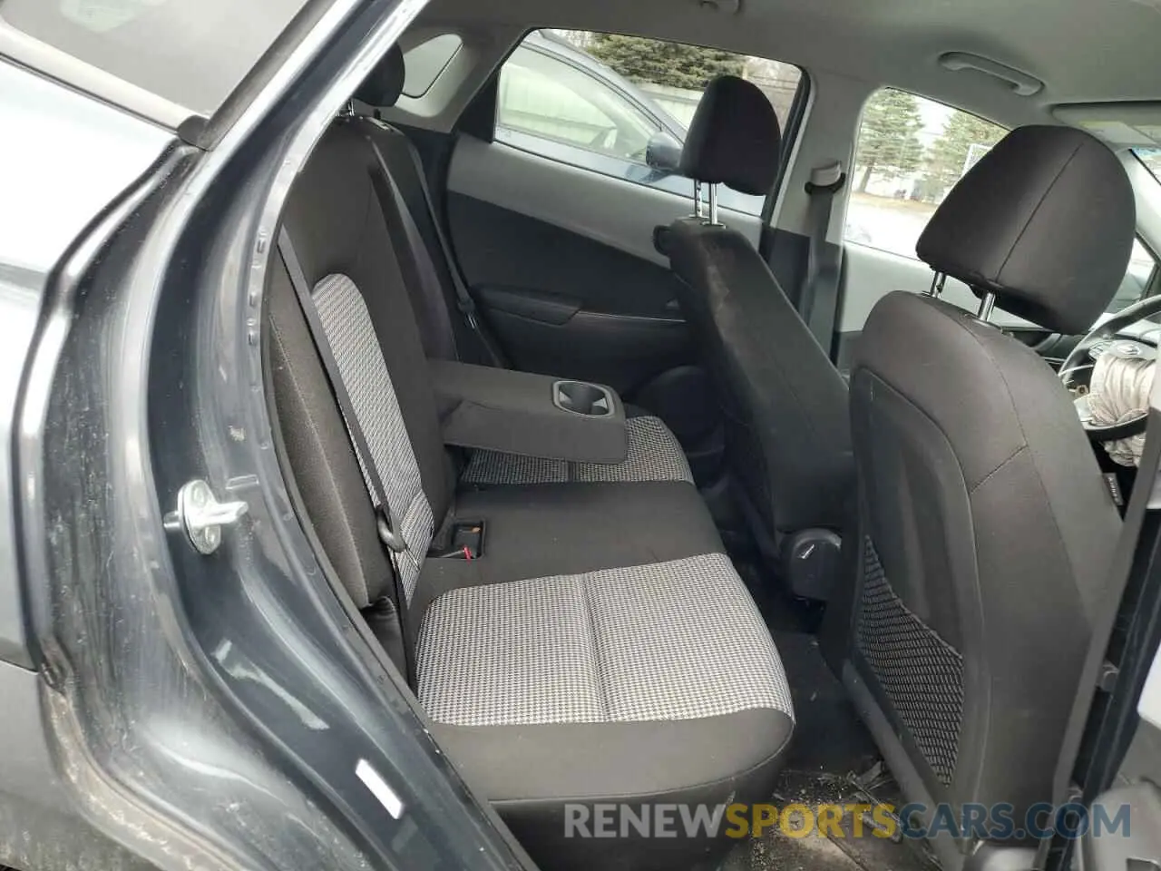 10 Photograph of a damaged car KM8K2CAA8MU688965 HYUNDAI KONA 2021