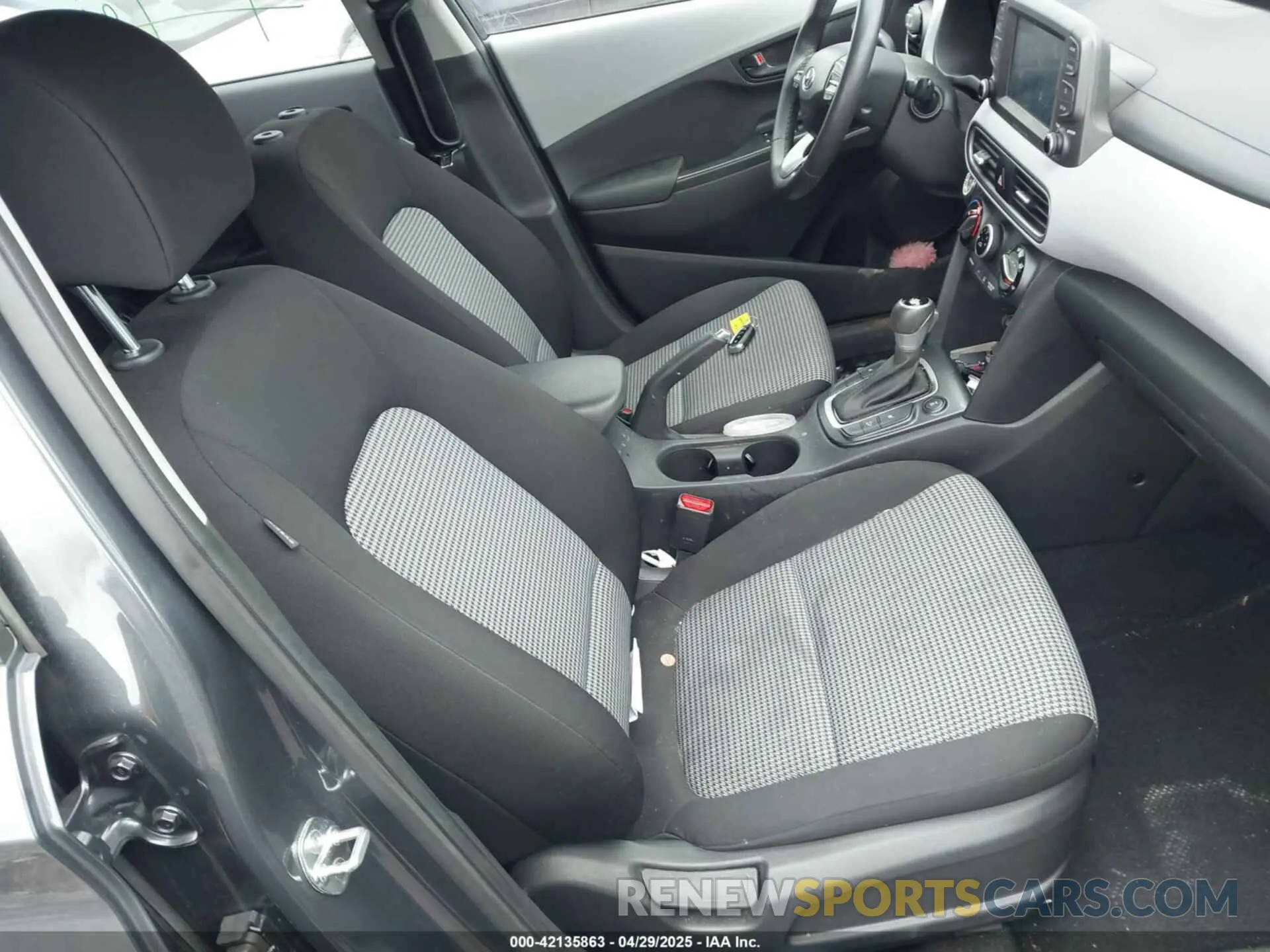 5 Photograph of a damaged car KM8K2CAAXMU707533 HYUNDAI KONA 2021