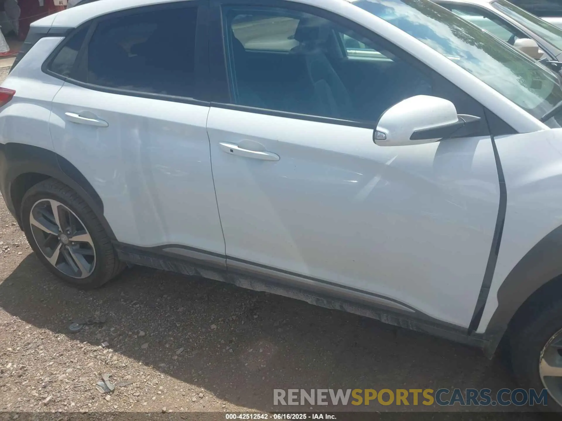 14 Photograph of a damaged car KM8K33A50MU661968 HYUNDAI KONA 2021