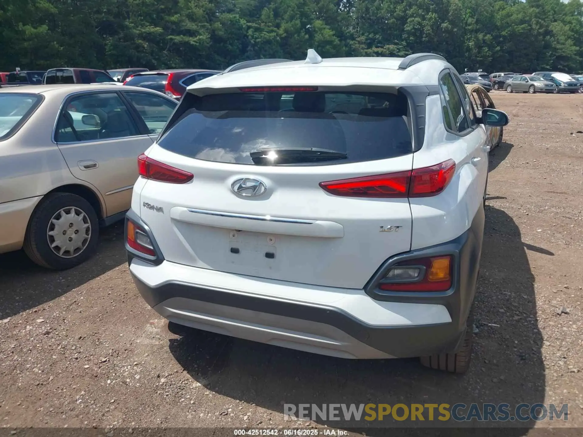 17 Photograph of a damaged car KM8K33A50MU661968 HYUNDAI KONA 2021
