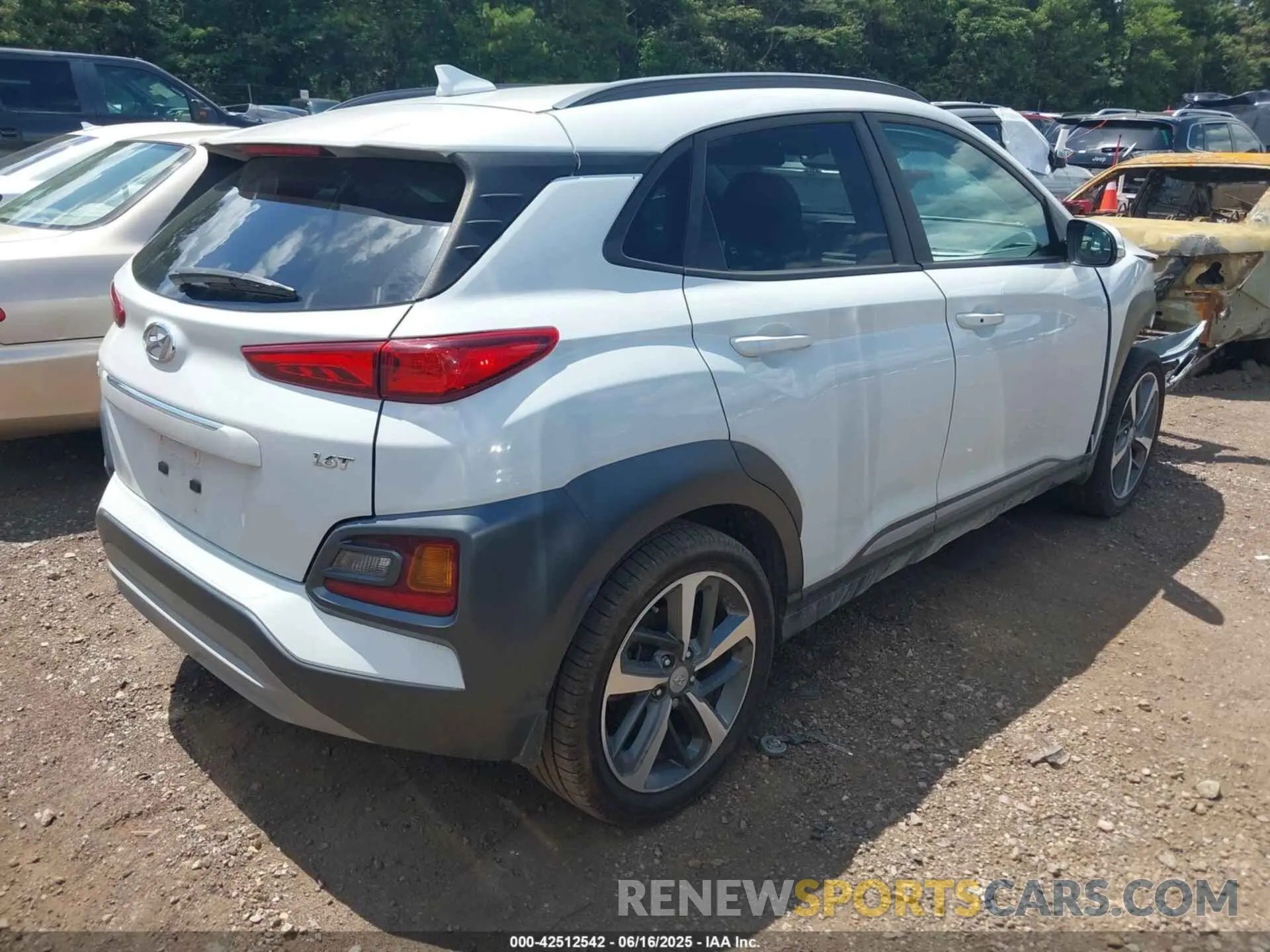 4 Photograph of a damaged car KM8K33A50MU661968 HYUNDAI KONA 2021