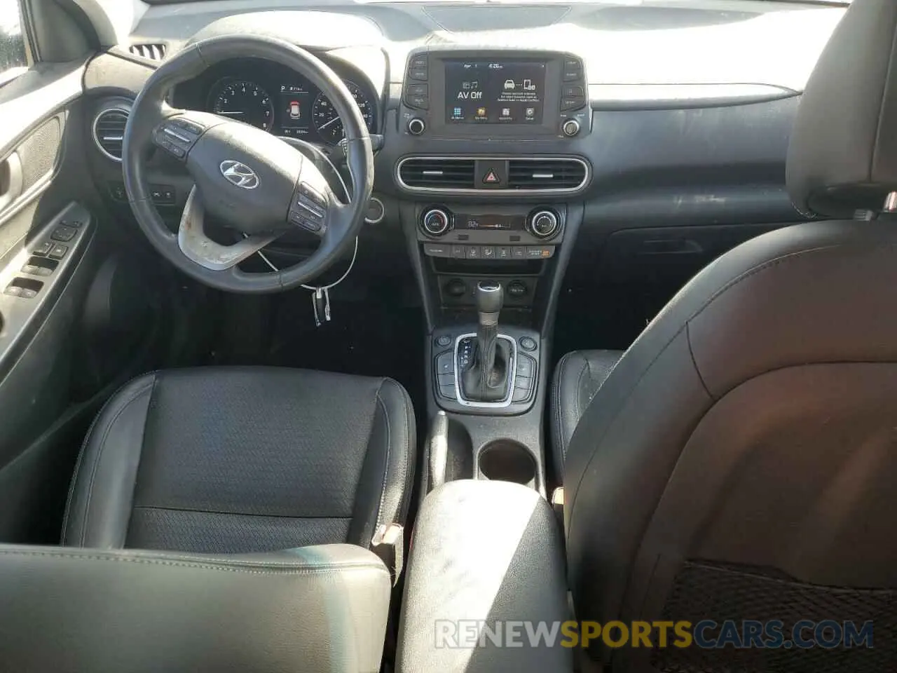 8 Photograph of a damaged car KM8K3CA51MU630521 HYUNDAI KONA 2021