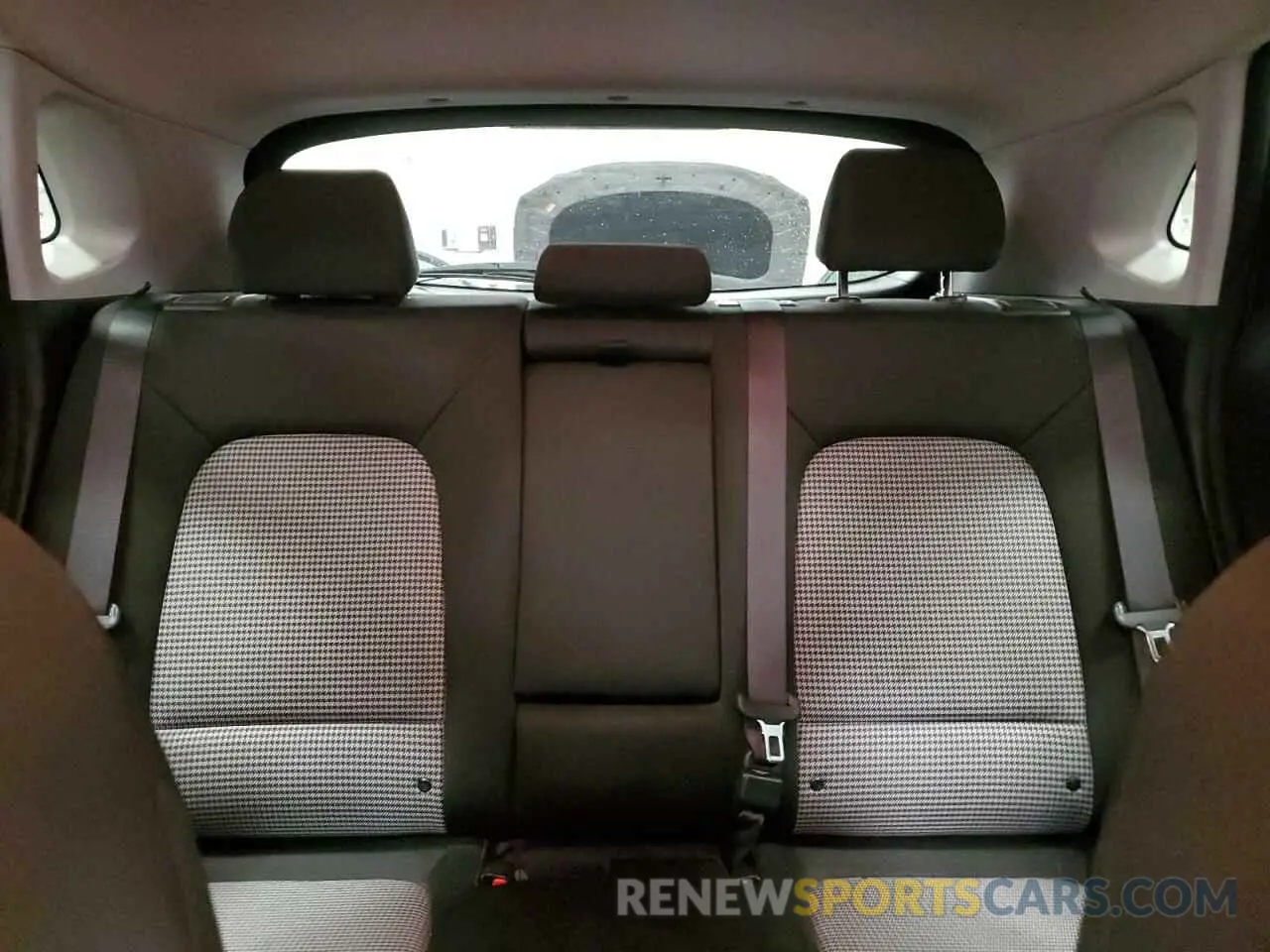 10 Photograph of a damaged car KM8K3CA53MU637292 HYUNDAI KONA 2021