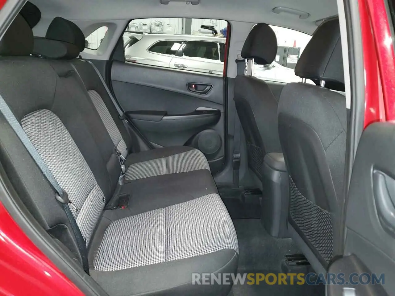 11 Photograph of a damaged car KM8K3CA53MU637292 HYUNDAI KONA 2021