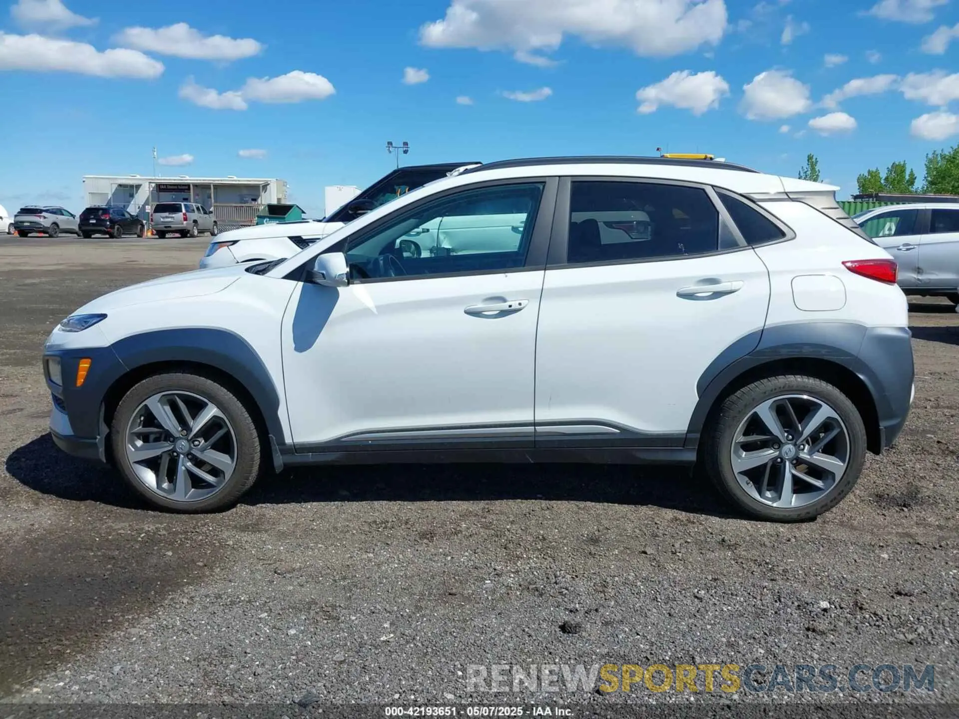 14 Photograph of a damaged car KM8K3CA54MU670544 HYUNDAI KONA 2021