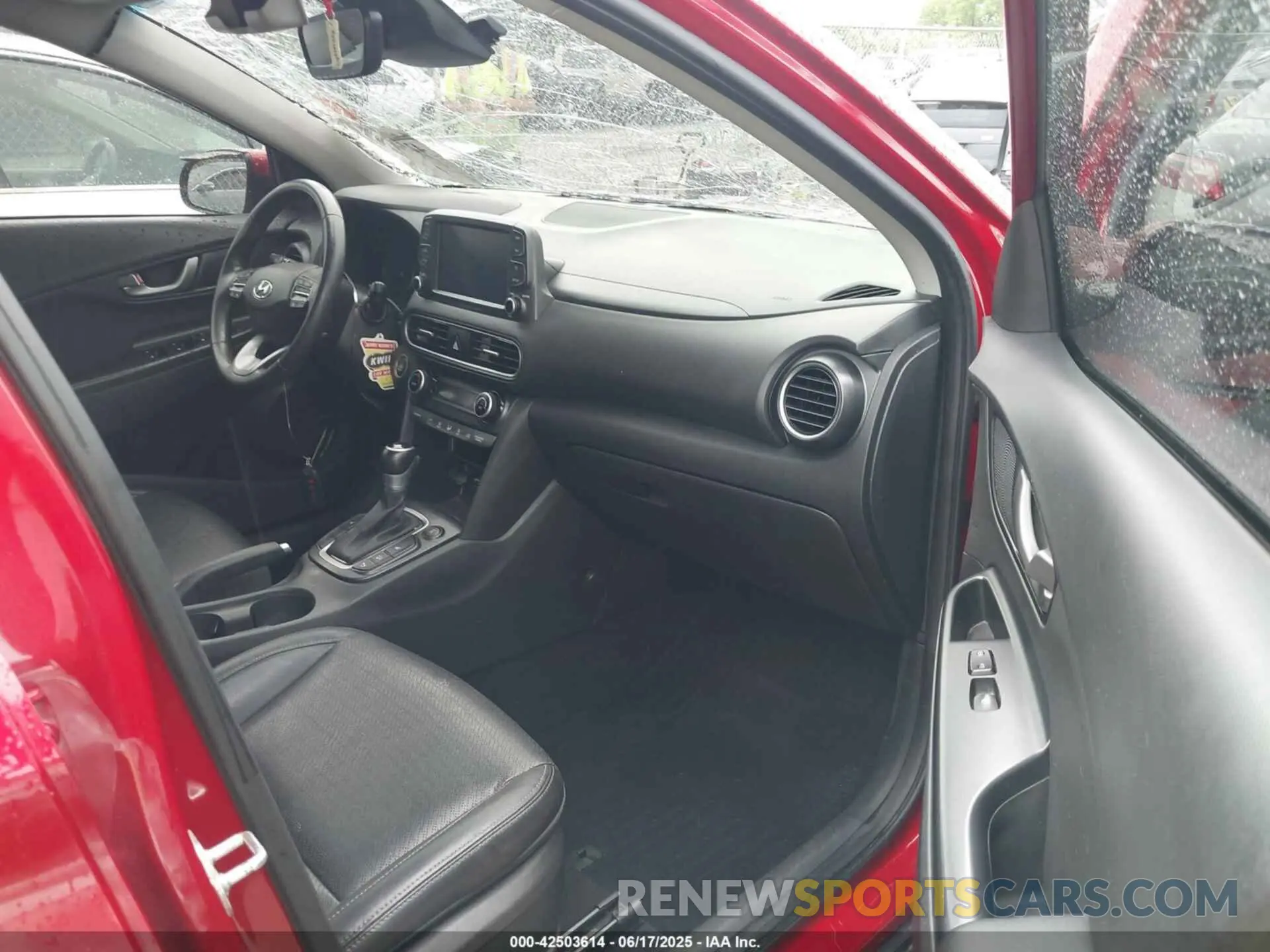 5 Photograph of a damaged car KM8K5CA50MU738347 HYUNDAI KONA 2021