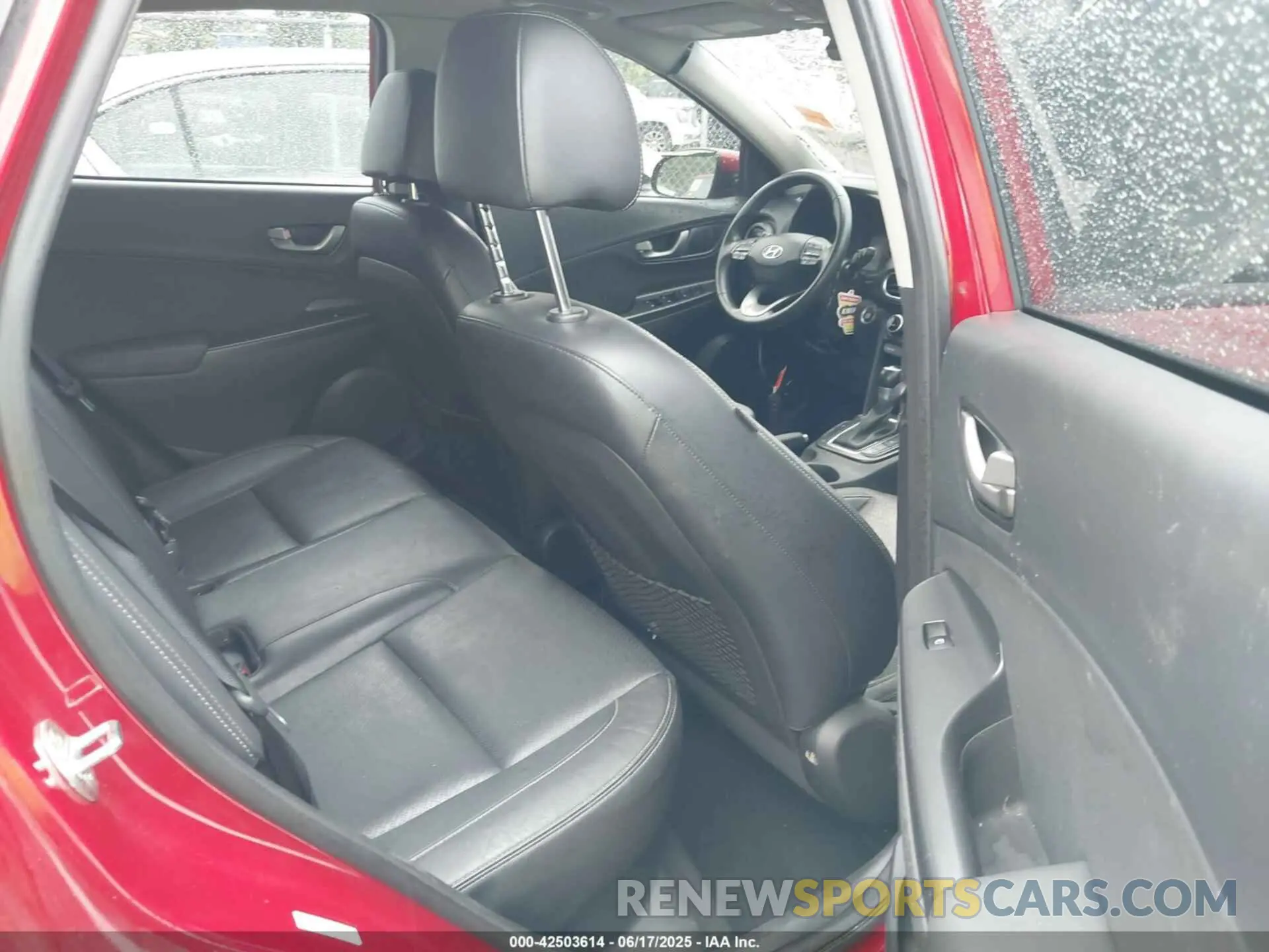 8 Photograph of a damaged car KM8K5CA50MU738347 HYUNDAI KONA 2021