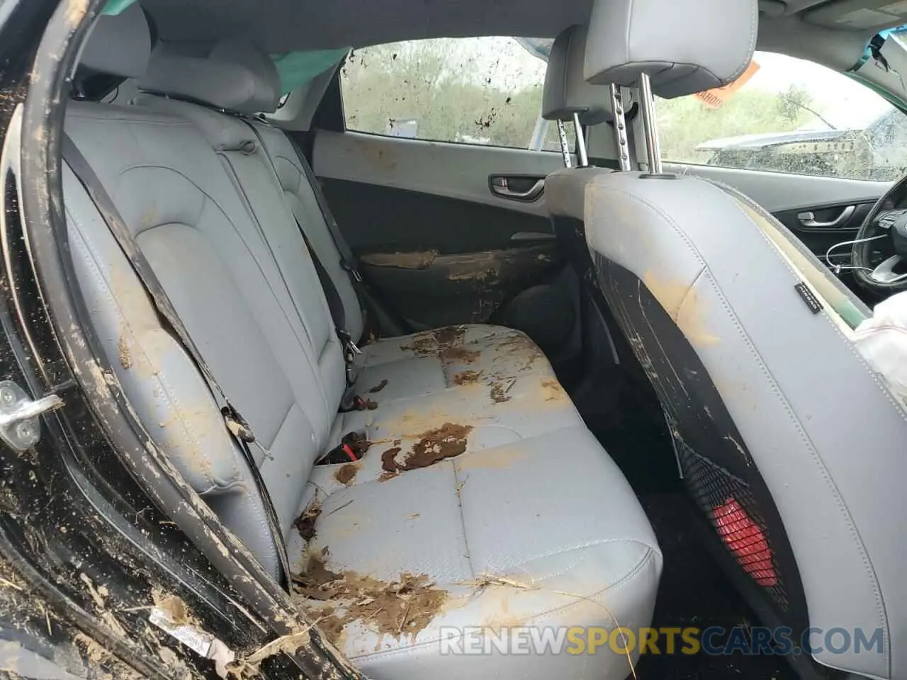 11 Photograph of a damaged car KM8K5CA51MU748661 HYUNDAI KONA 2021