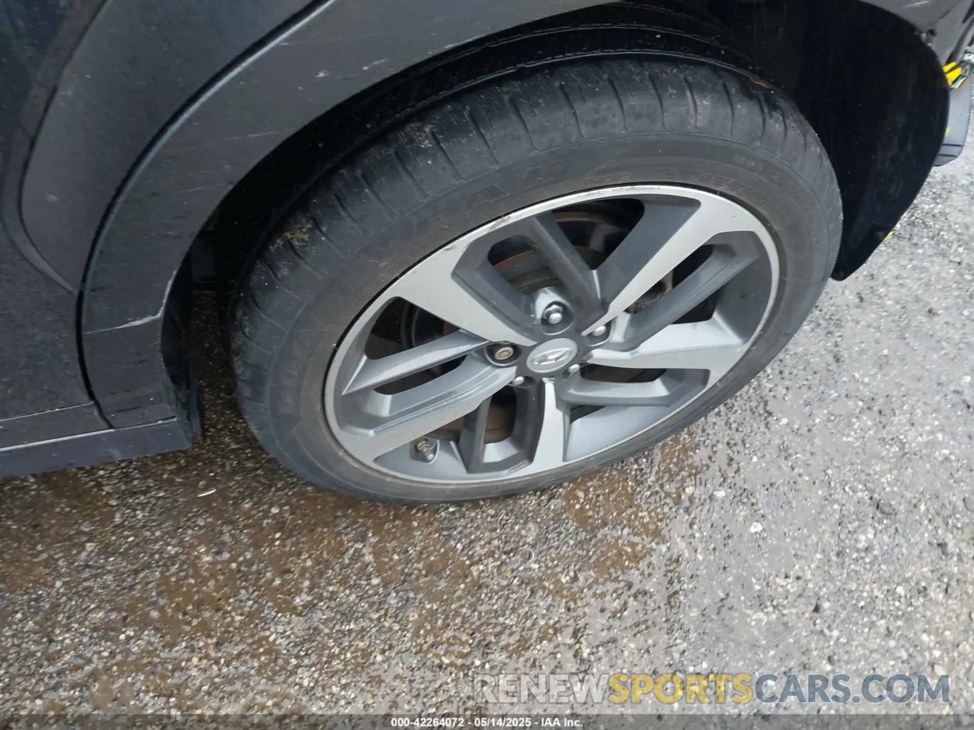 12 Photograph of a damaged car KM8K5CA57MU700873 HYUNDAI KONA 2021