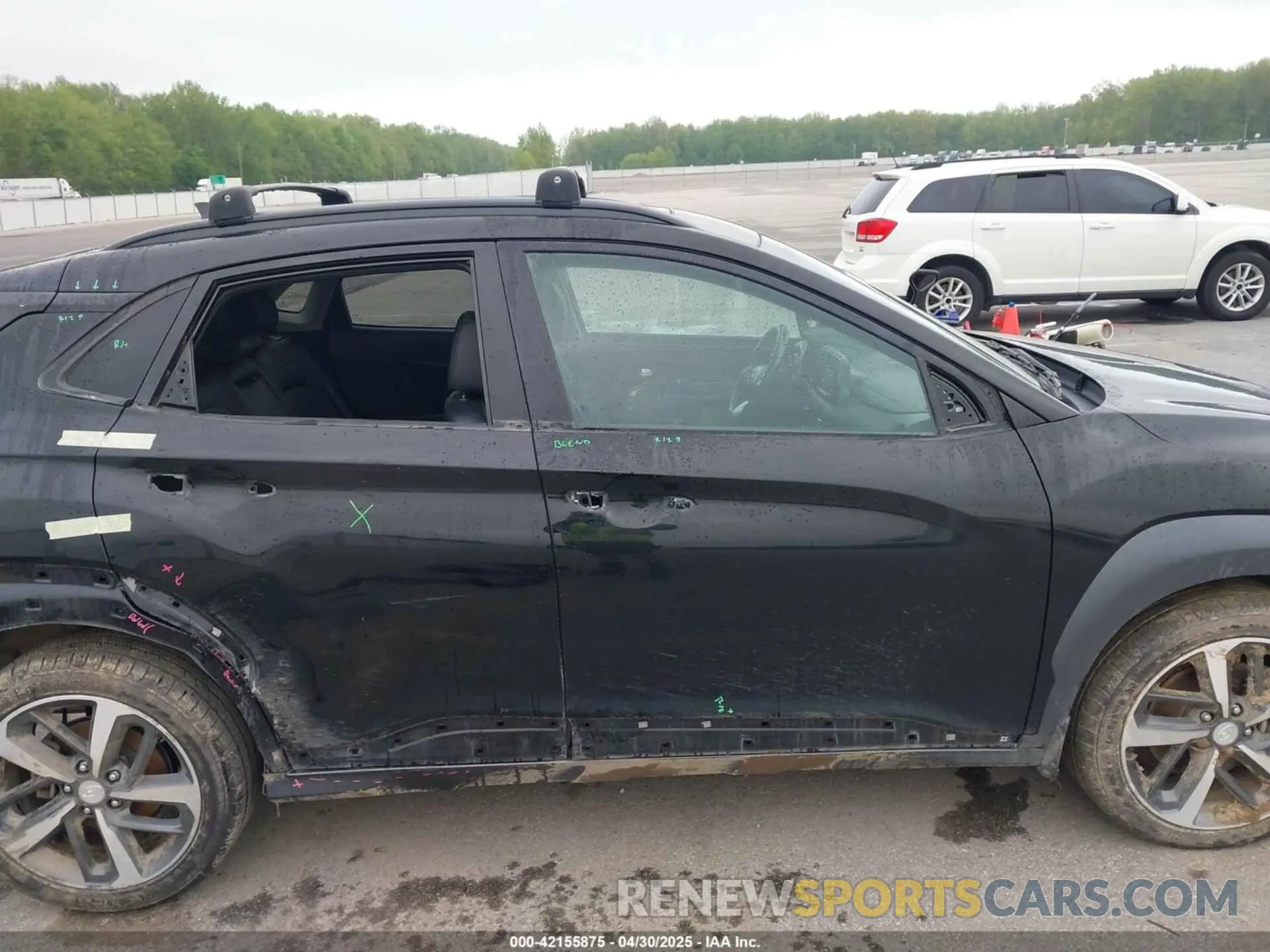 14 Photograph of a damaged car KM8K5CA58MU612172 HYUNDAI KONA 2021