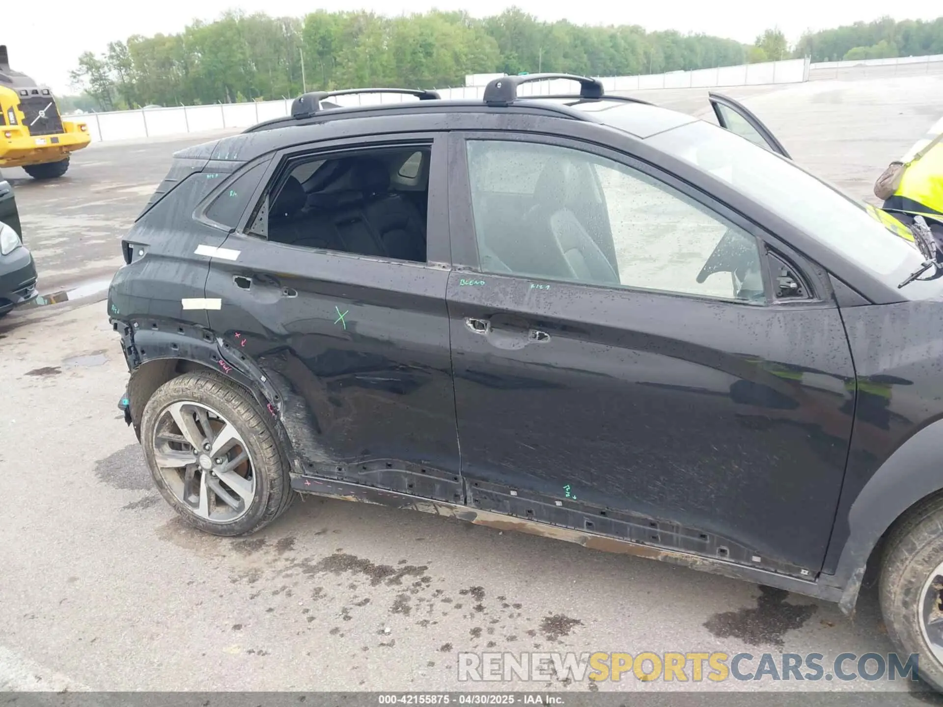 18 Photograph of a damaged car KM8K5CA58MU612172 HYUNDAI KONA 2021
