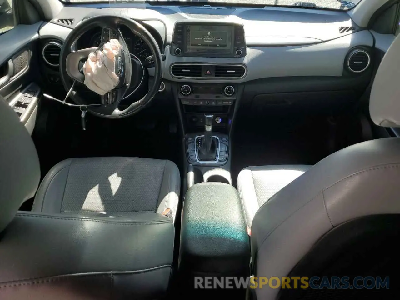 8 Photograph of a damaged car KM8K5CA59MU617610 HYUNDAI KONA 2021
