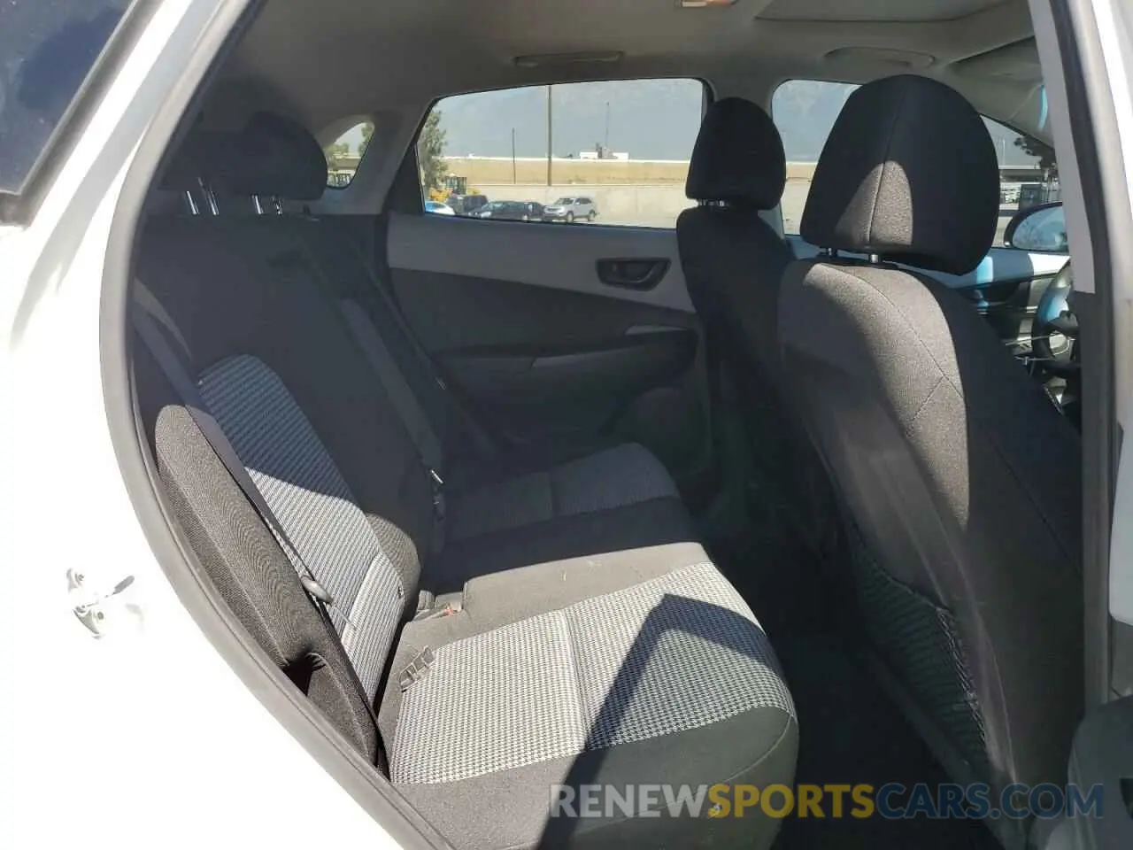 11 Photograph of a damaged car KM8K62AA5MU714002 HYUNDAI KONA 2021