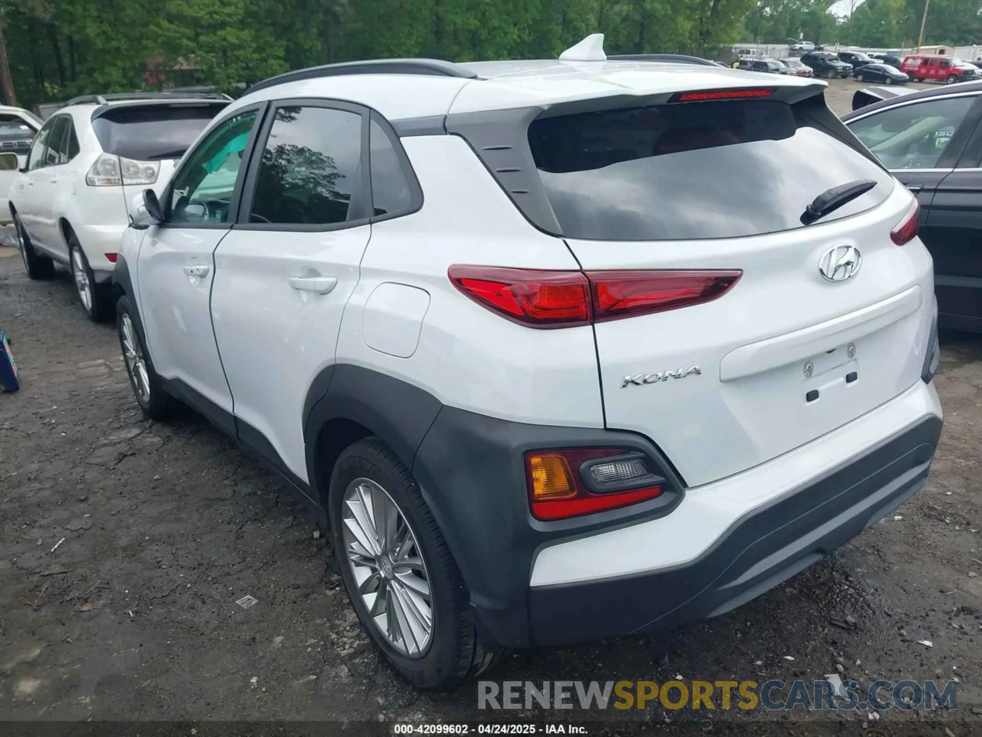 3 Photograph of a damaged car KM8K62AAXMU601100 HYUNDAI KONA 2021
