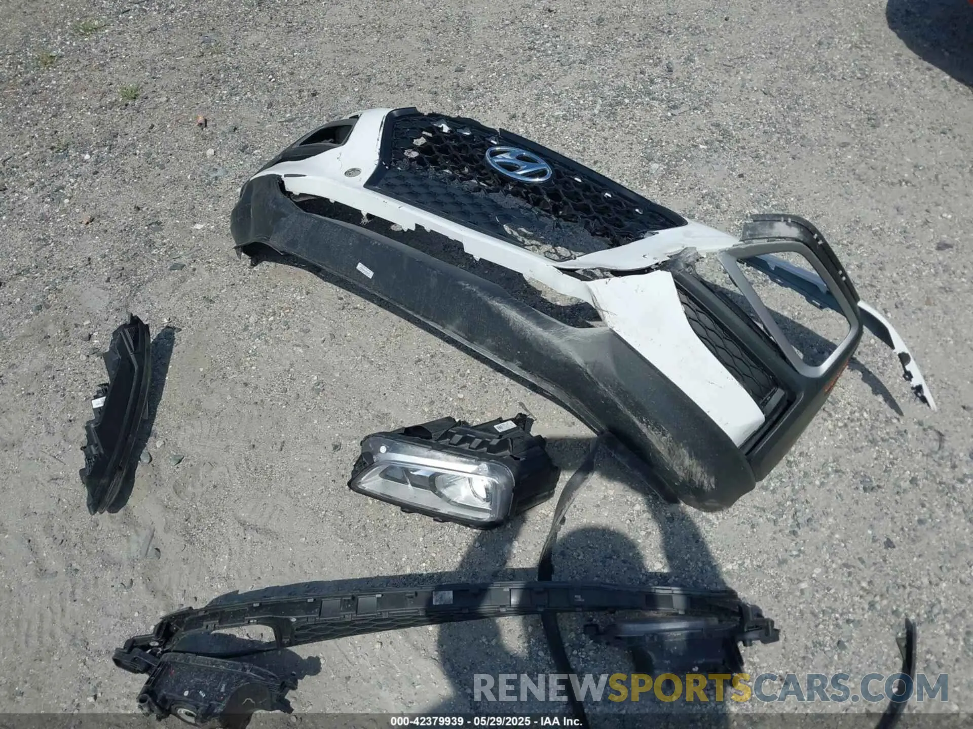11 Photograph of a damaged car KM8K62AAXMU734231 HYUNDAI KONA 2021