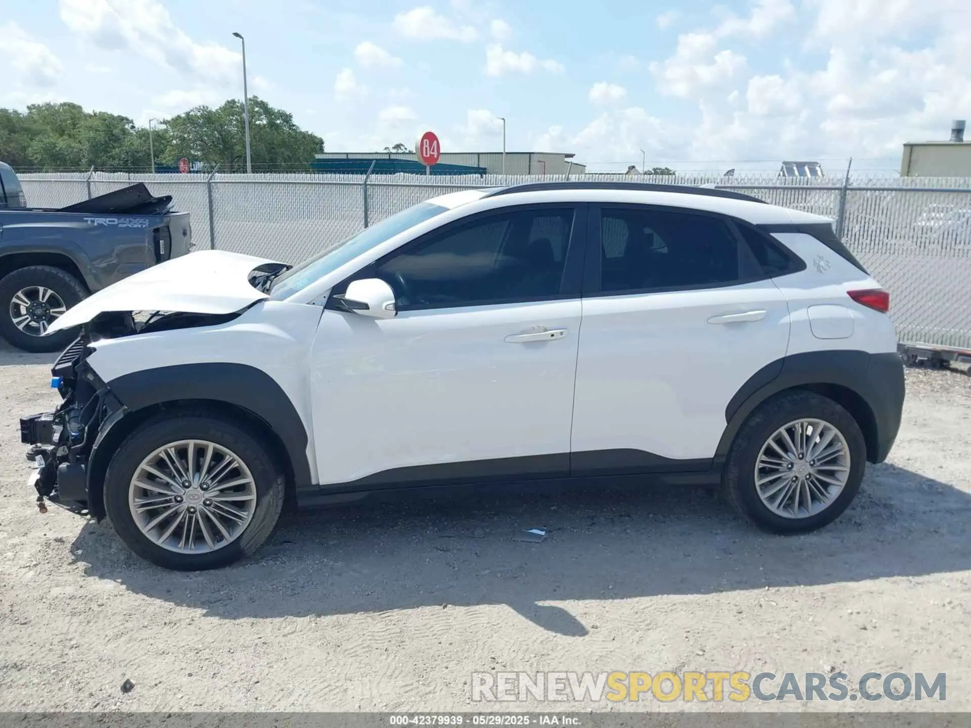 14 Photograph of a damaged car KM8K62AAXMU734231 HYUNDAI KONA 2021