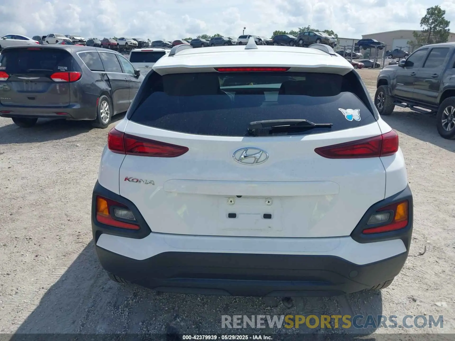 16 Photograph of a damaged car KM8K62AAXMU734231 HYUNDAI KONA 2021