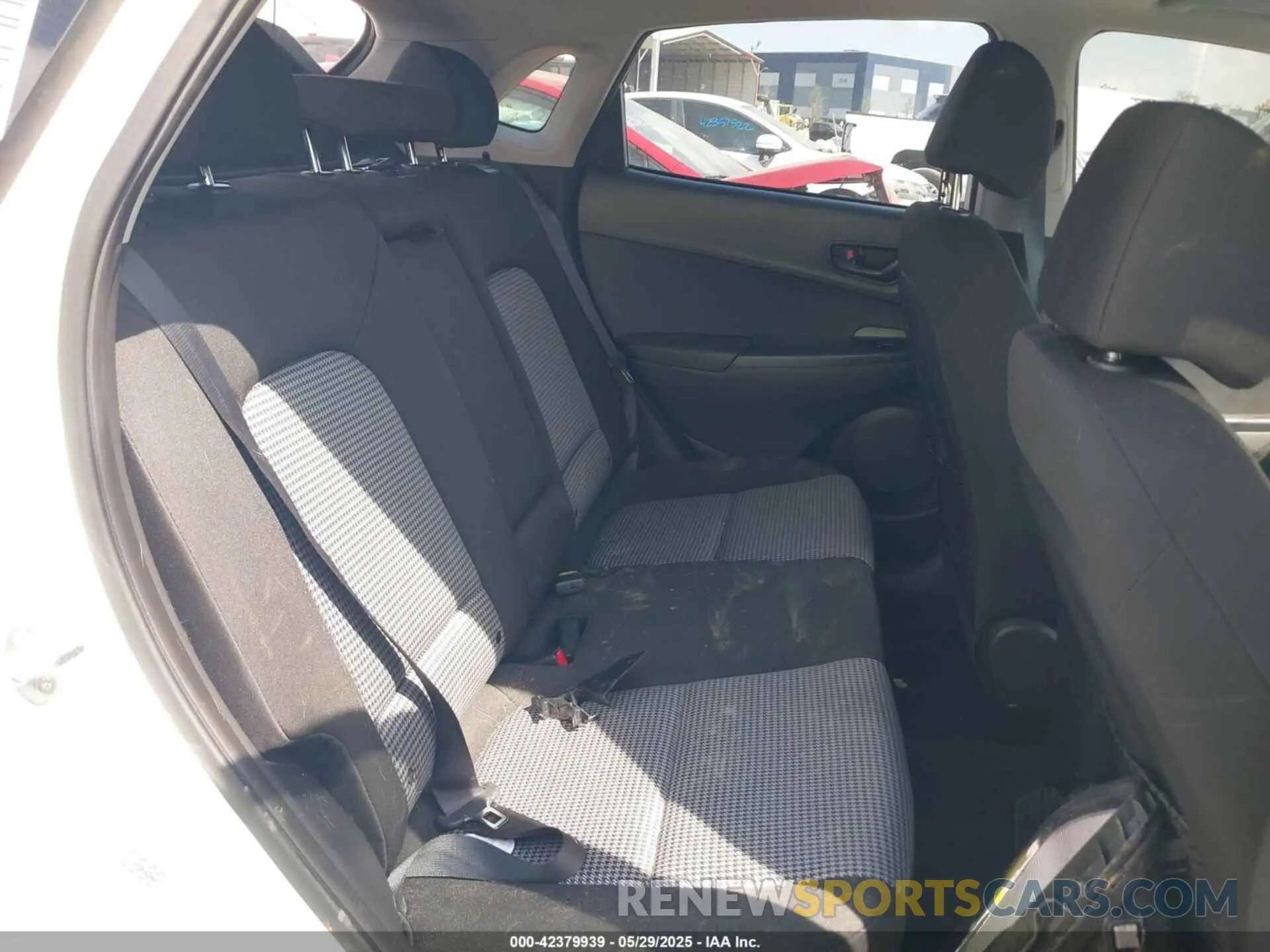 8 Photograph of a damaged car KM8K62AAXMU734231 HYUNDAI KONA 2021